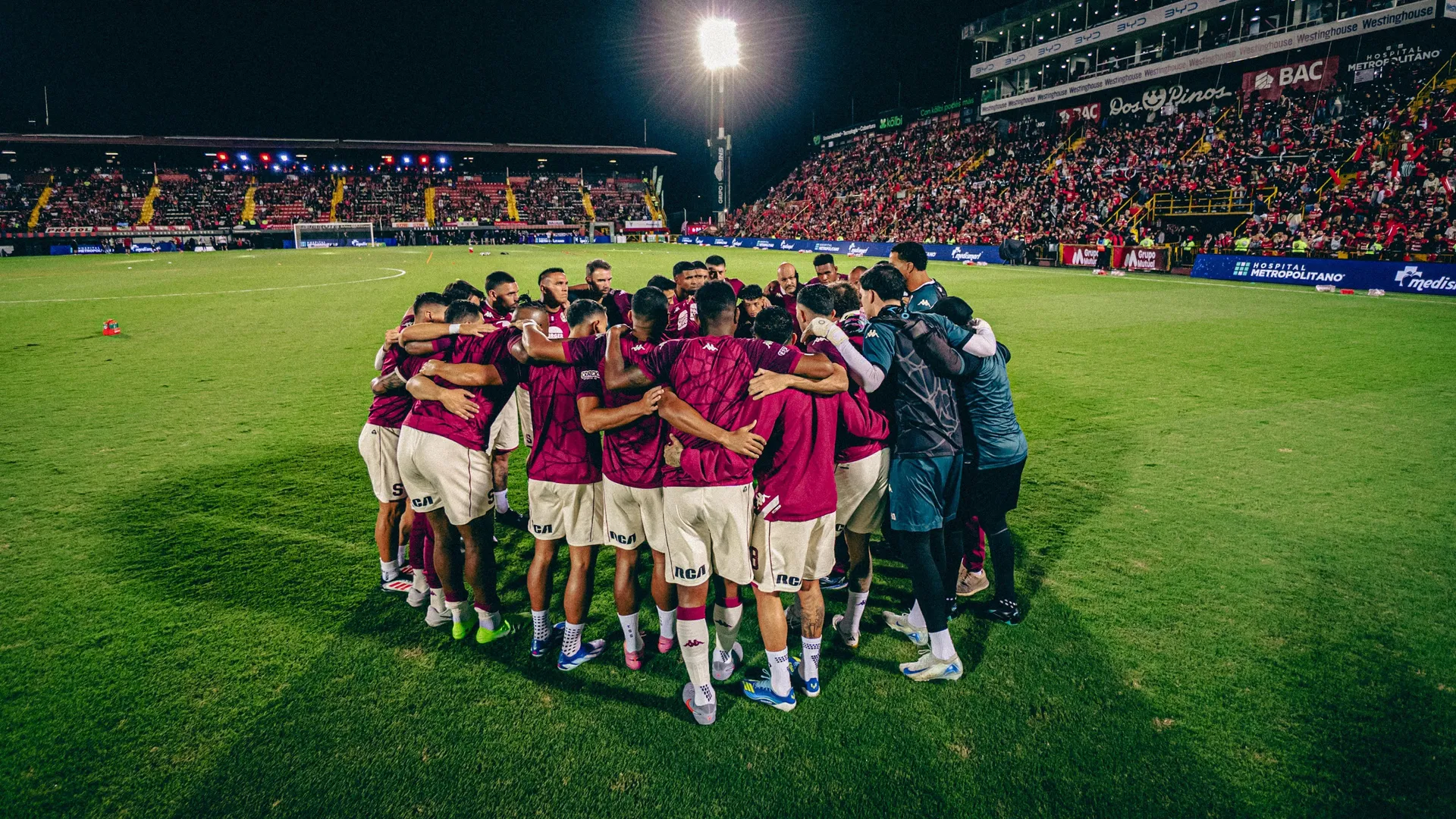 Sorpresivo retiro de futbolista de Saprissa.