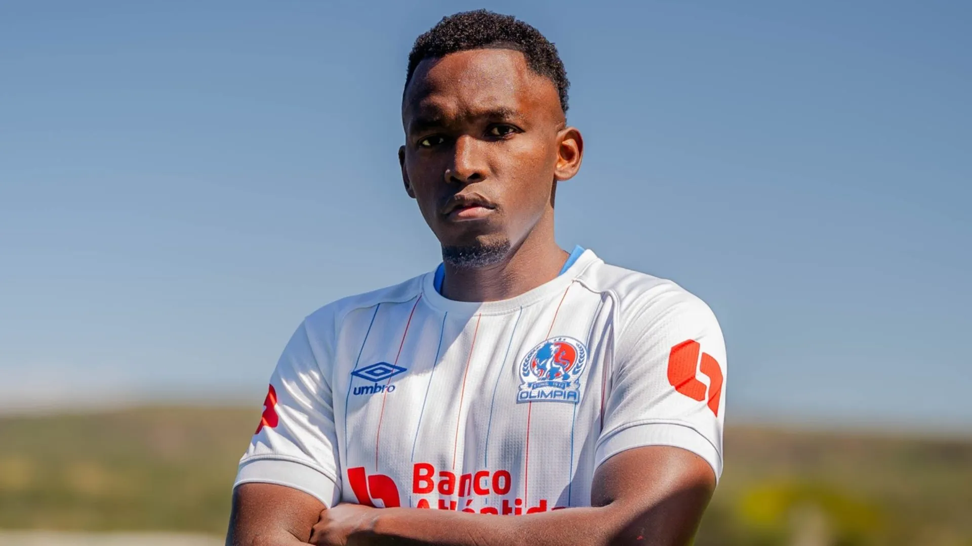 Alberth Elis responde a exjugador hondureño que le reclamó porque no le cumple con carro prometido