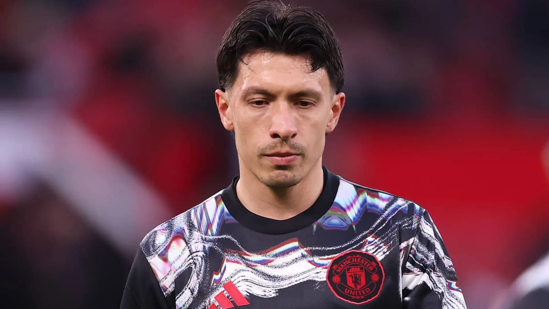 Carrick confirma que Lisandro Martínez estará en el plantel del Manchester United ante Leeds