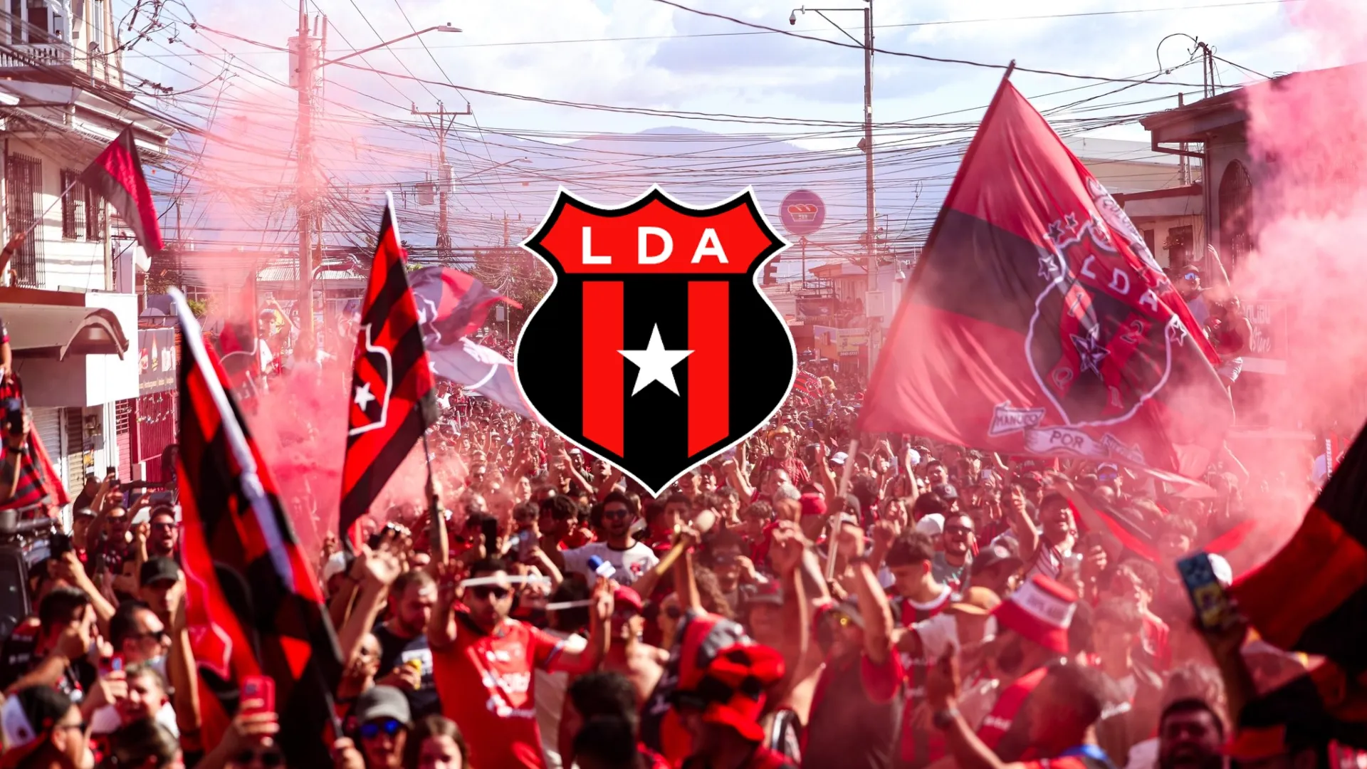 "Fuera del plantel": la limpieza del Machillo Ramírez en Alajuelense se cobra a la última víctima del mercado de fichajes