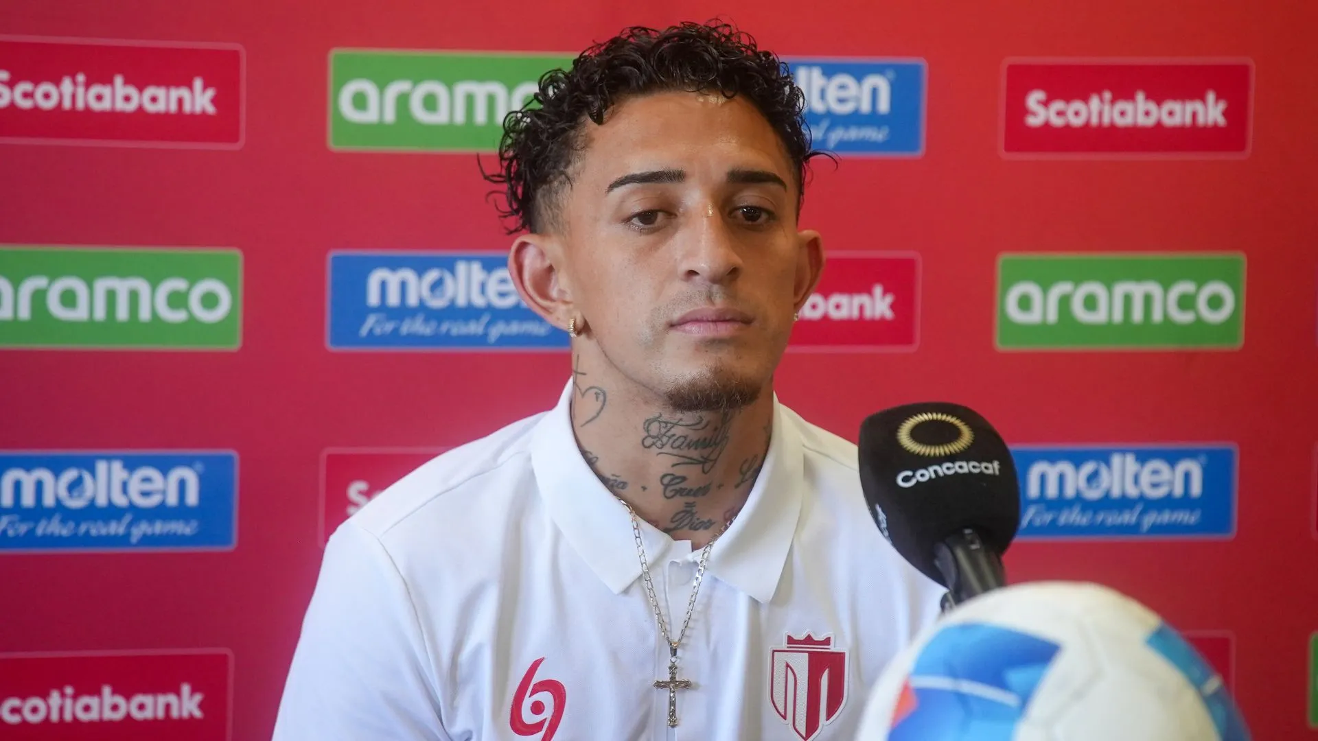 Byron Bonilla en conferencia de prensa.