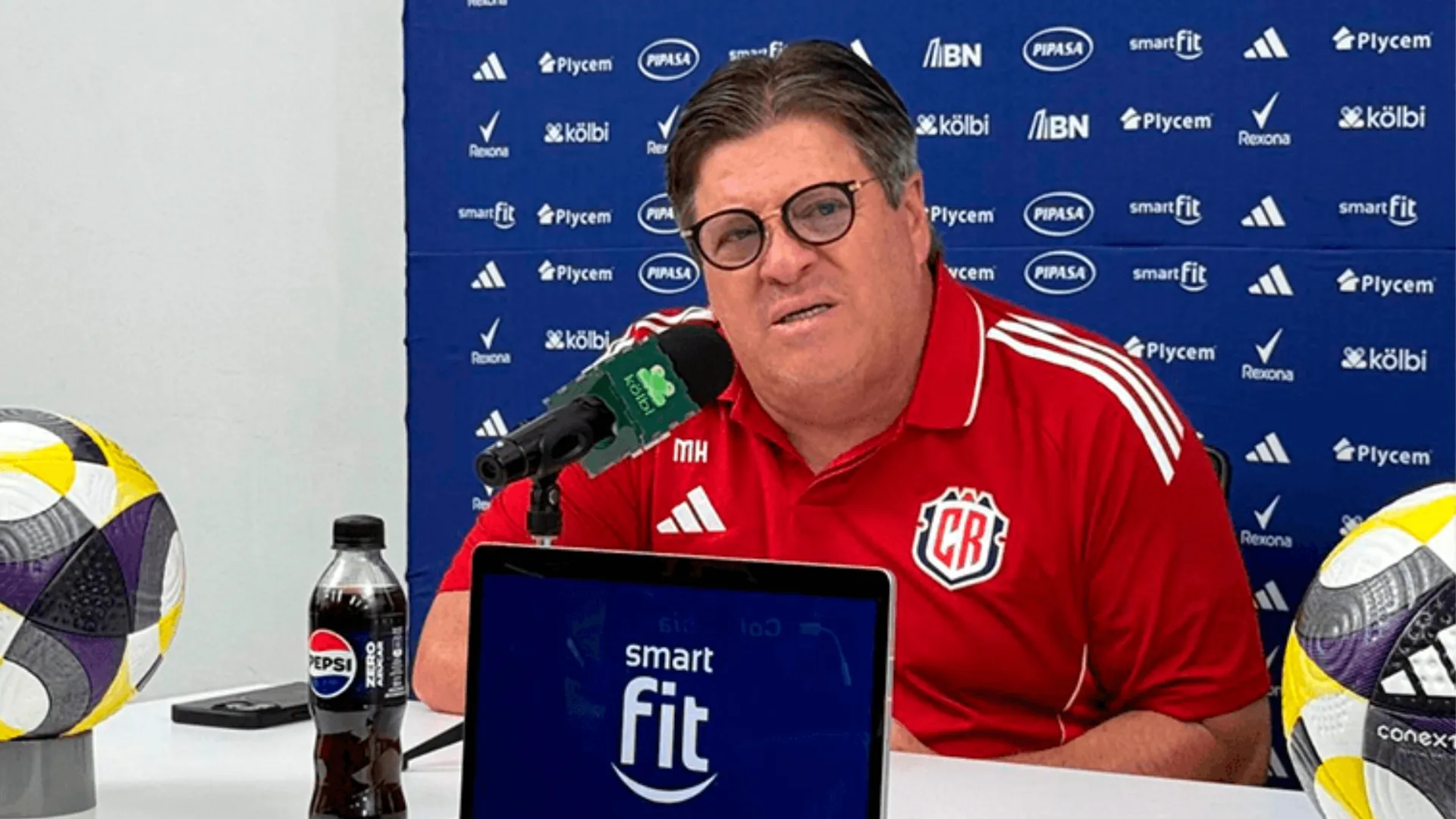 Piojo Herrera recibe la sentencia que pone en duda su trabajo mientras peligra la clasificación de Costa Rica al Mundial 2026