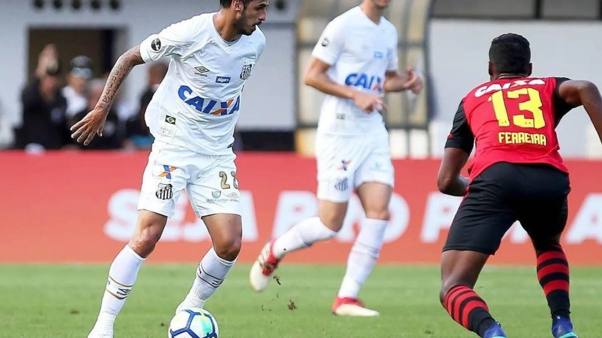 Bryan Ruiz es el primer tico en completar este logro