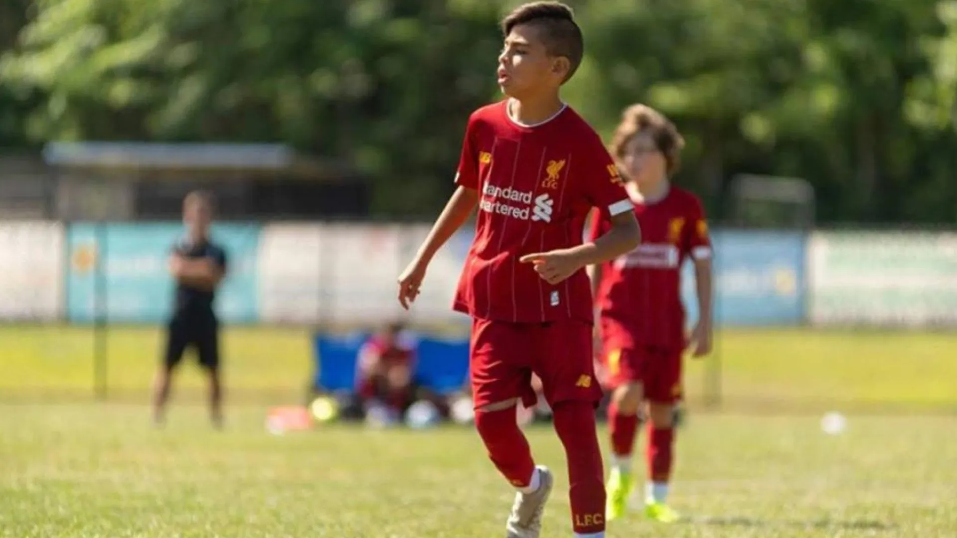 Alexander Cruz, el joven hondureño que la rompe en la academia del Liverpool en Boston