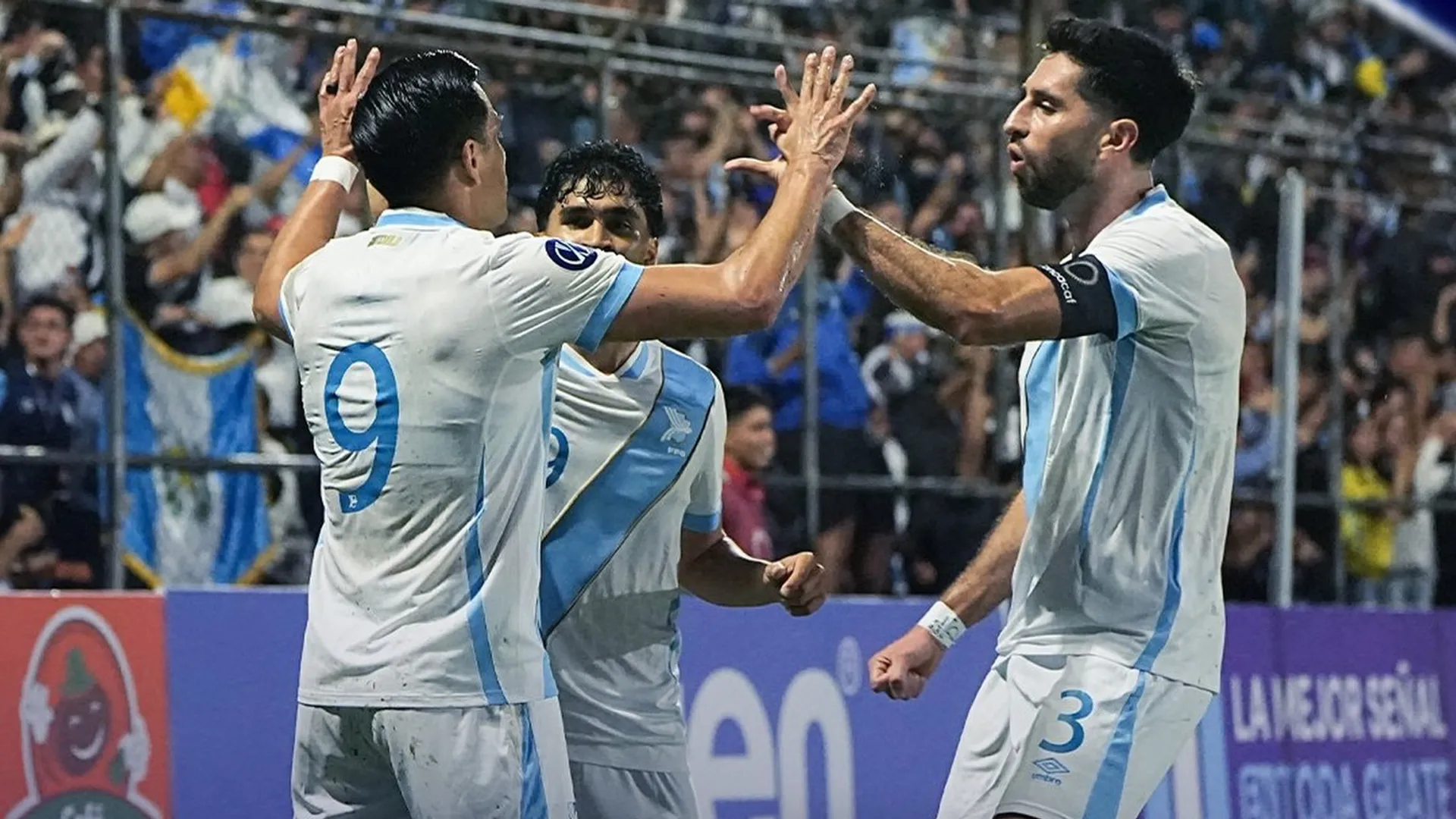 Rubin y Samayoa salieron por precaución.