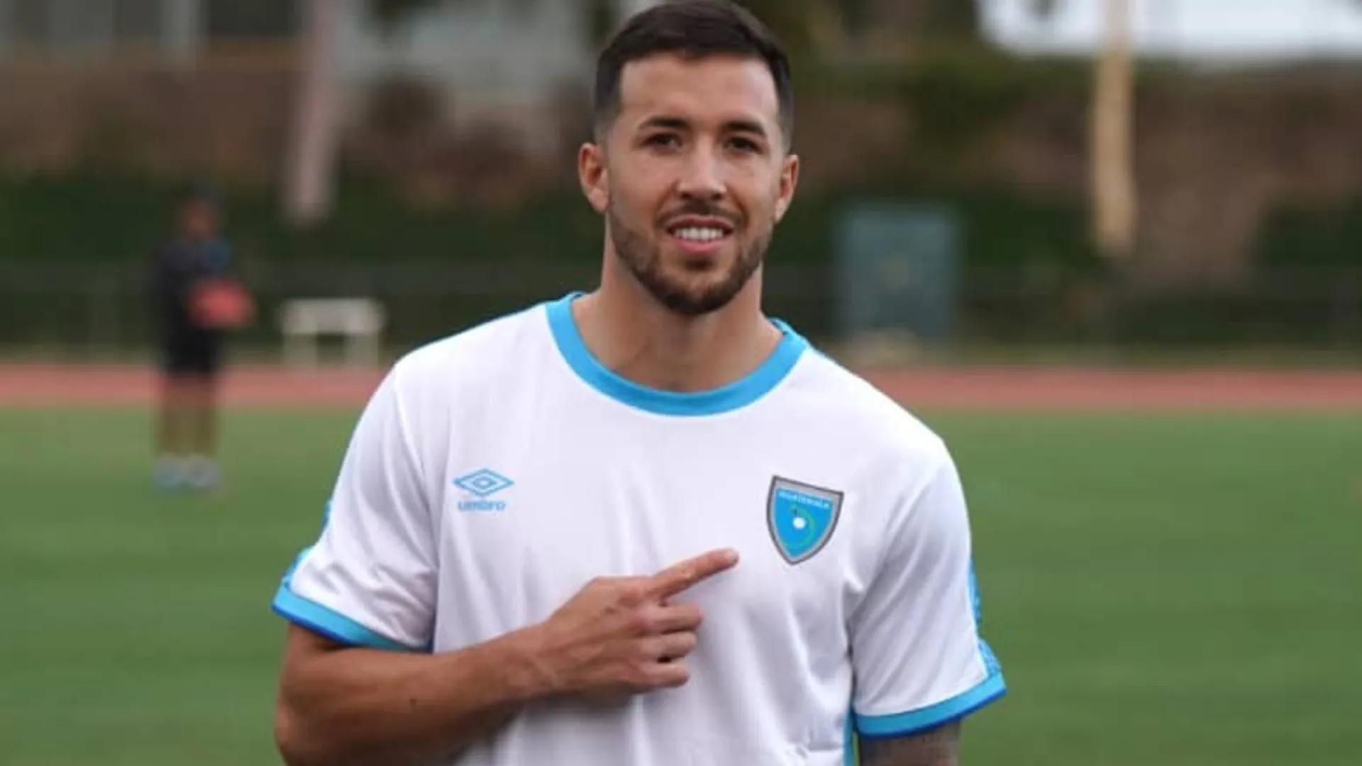 Aaron Herrera se marcha de Montreal