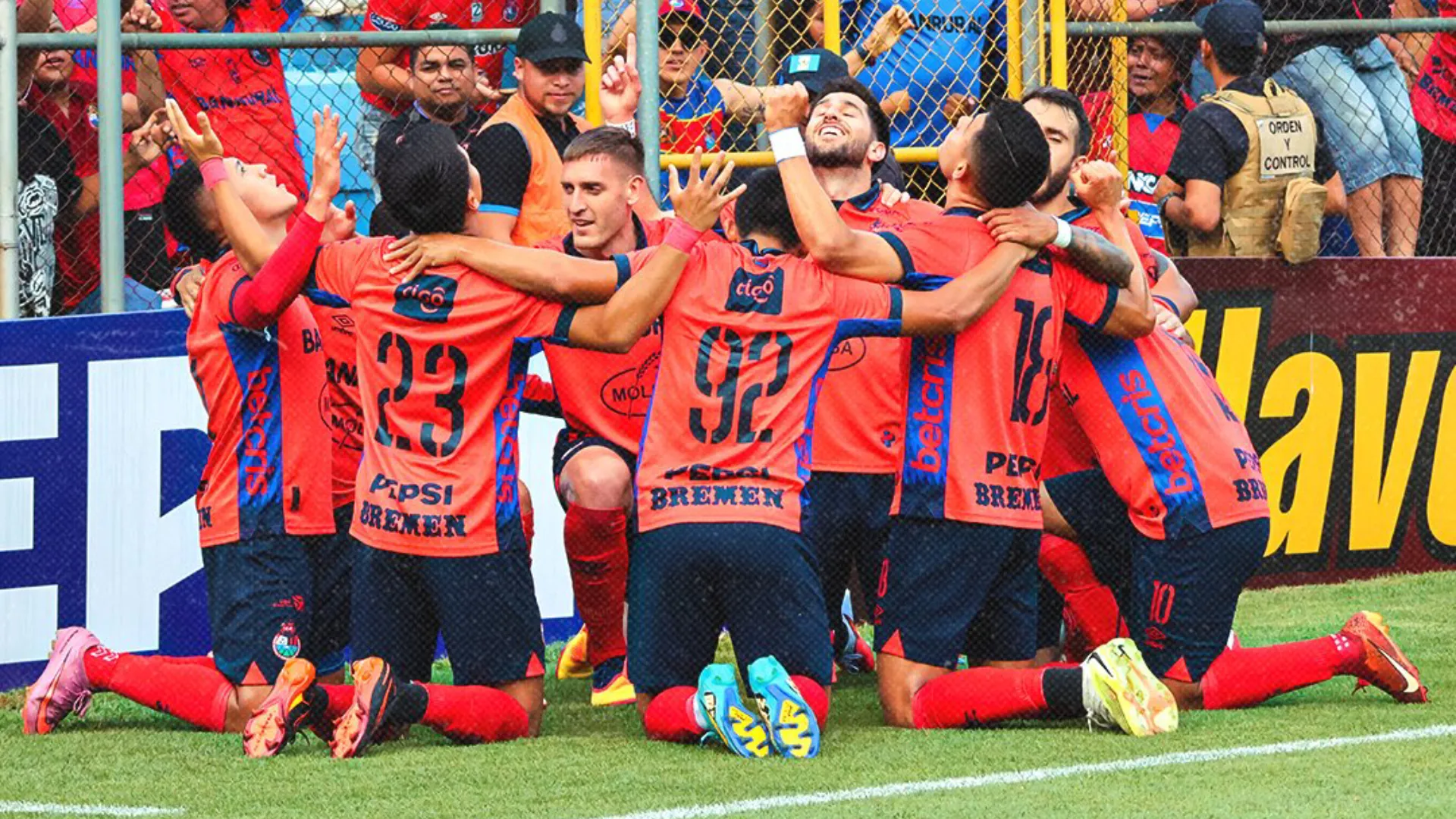 Municipal elimina sin problemas a Guastatoya: Resumen y goles
