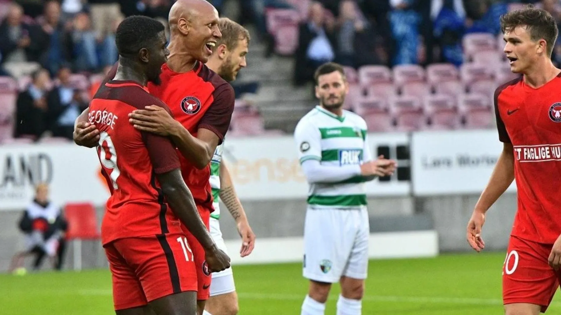 Mayron George lideró pase de ronda del Midtjylland