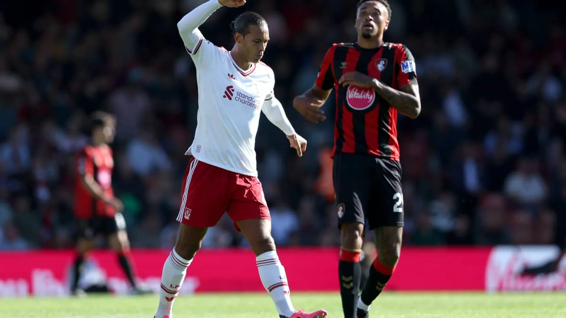 Van Dijk habría sido ofrecido al Barcelona, pero Flick tendría serios reparos con su fichaje