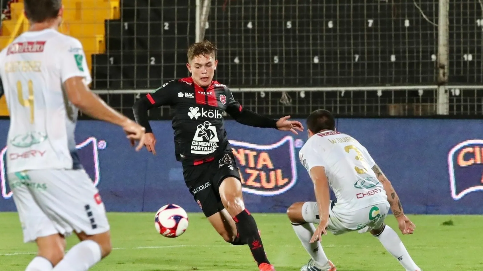 El juvenil con el que se reforzará Alajuelense en el próximo mercado