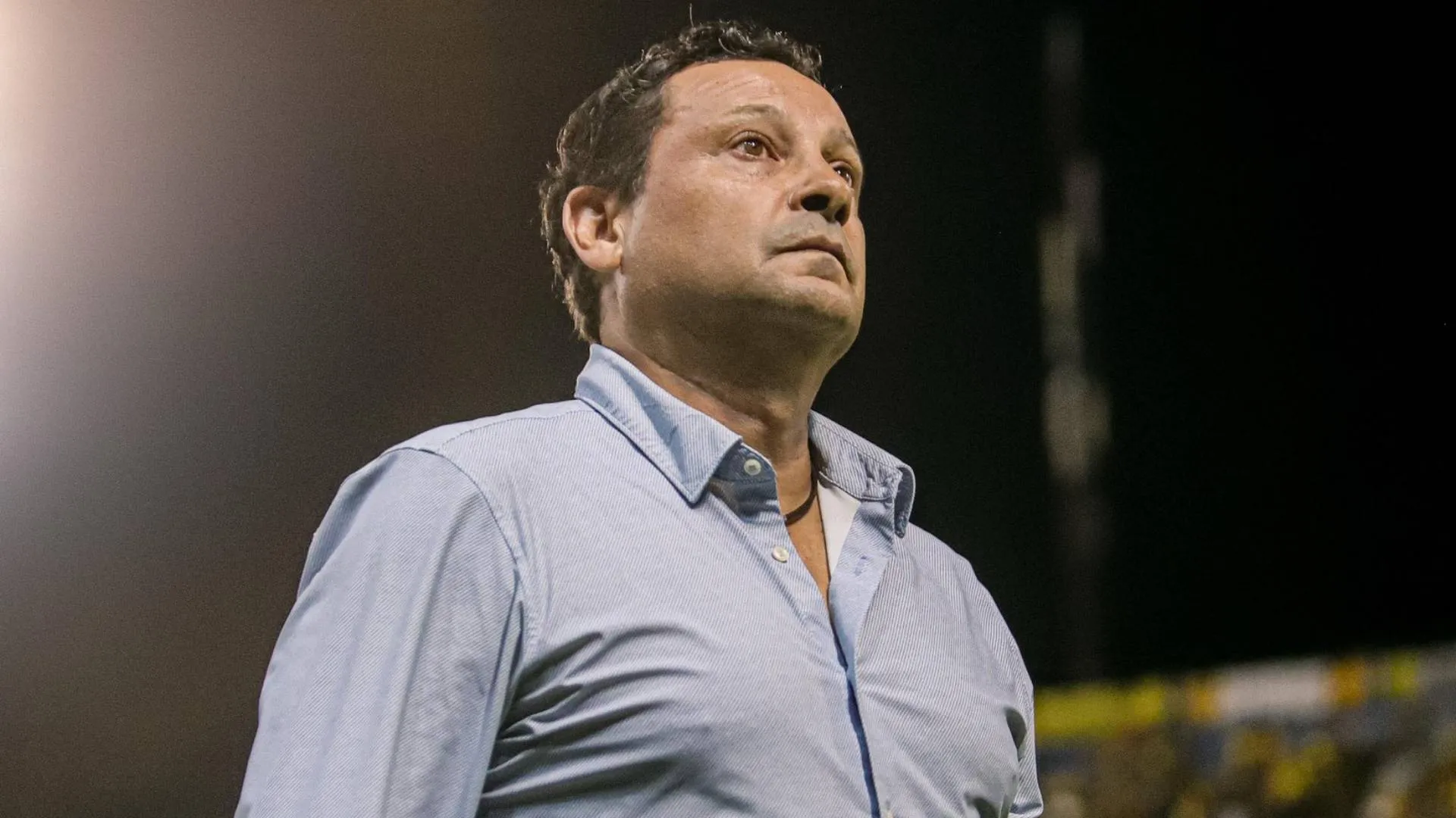 "No me pongo en subasta": Jeaustin Campos explota por los últimos rumores de su futuro