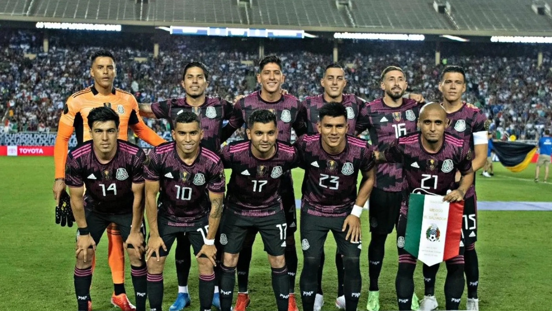 ¡FIFA castigó a México por gritos homofóbicos en los estadios!