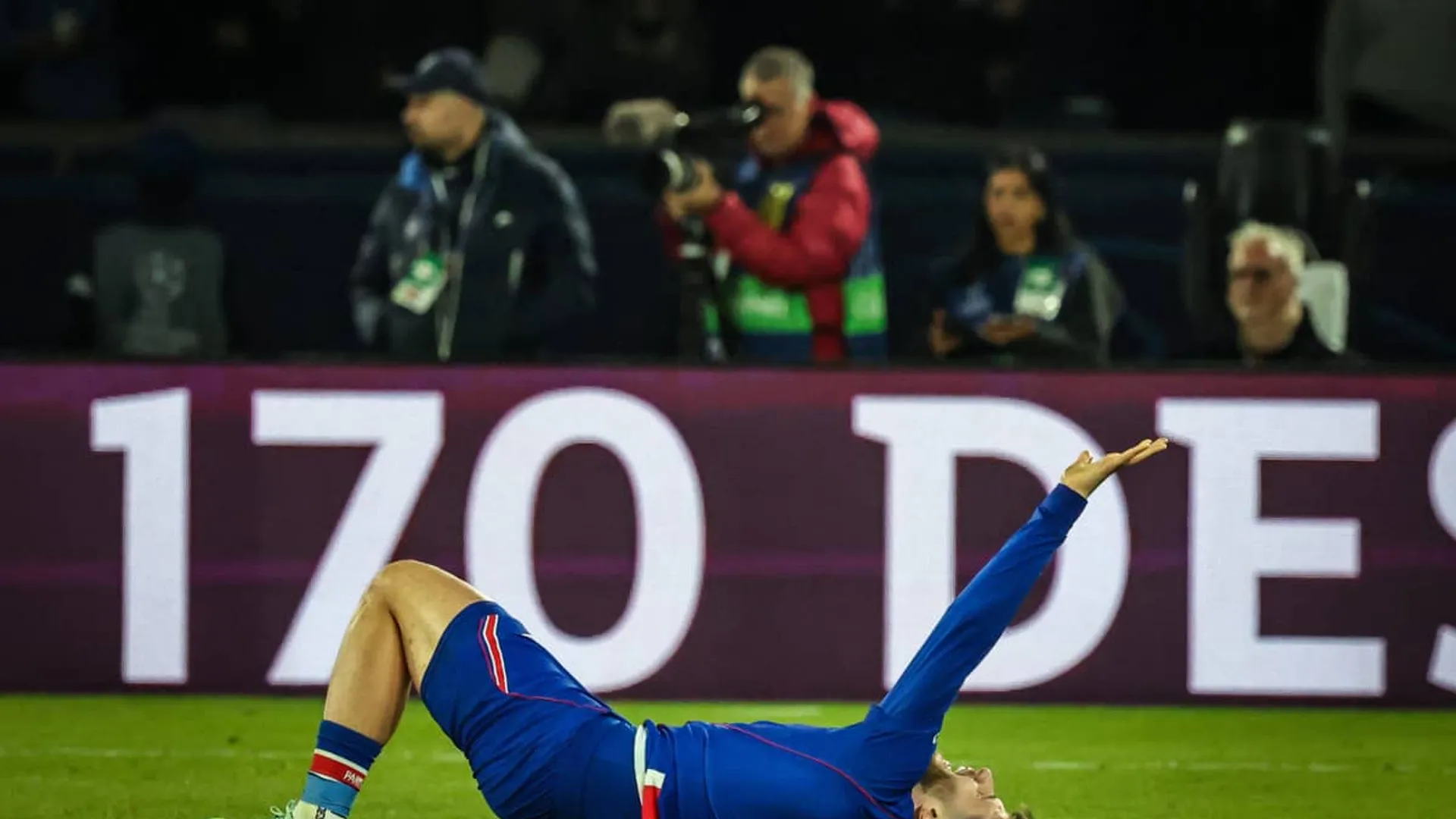 Kvaratskhelia podría ser el primer georgiano en ganar el Balón de Oro, pero no asistiría a la gala por lesión