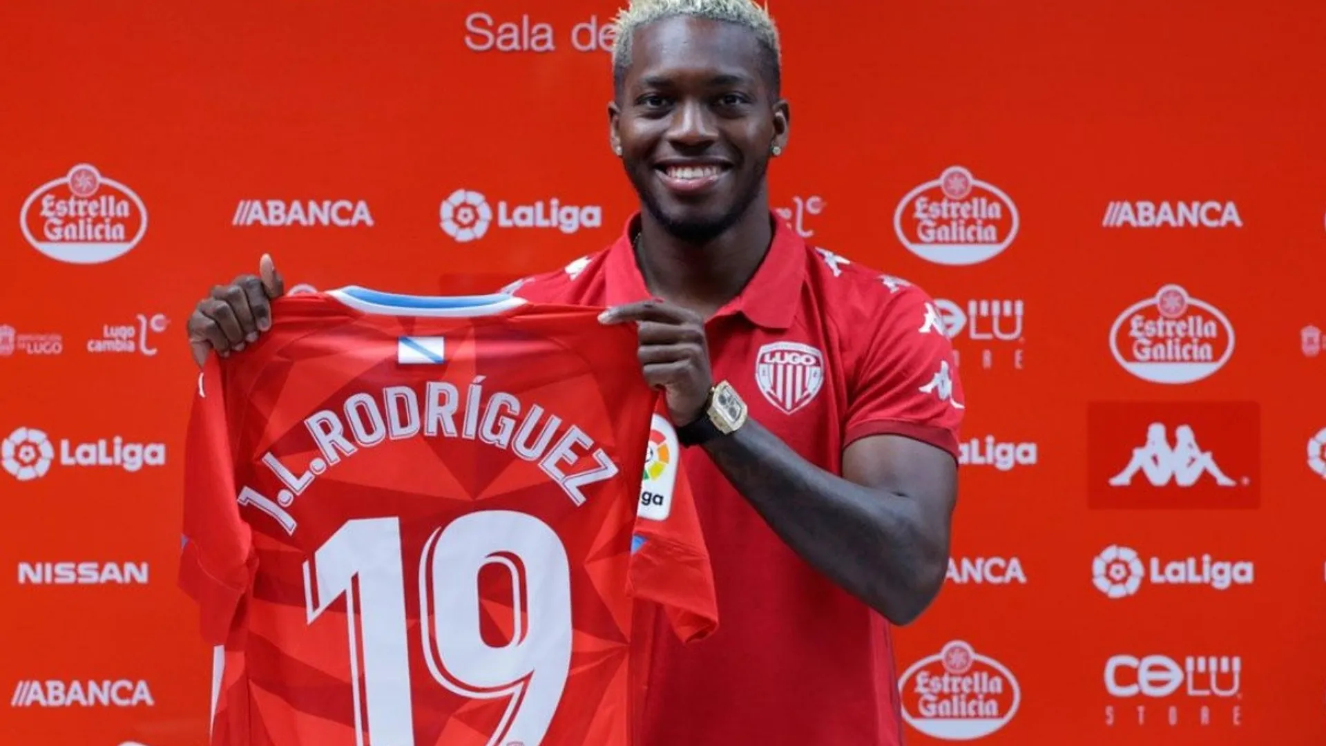 José Luis Rodríguez firma con el Lugo de la Segunda División de España