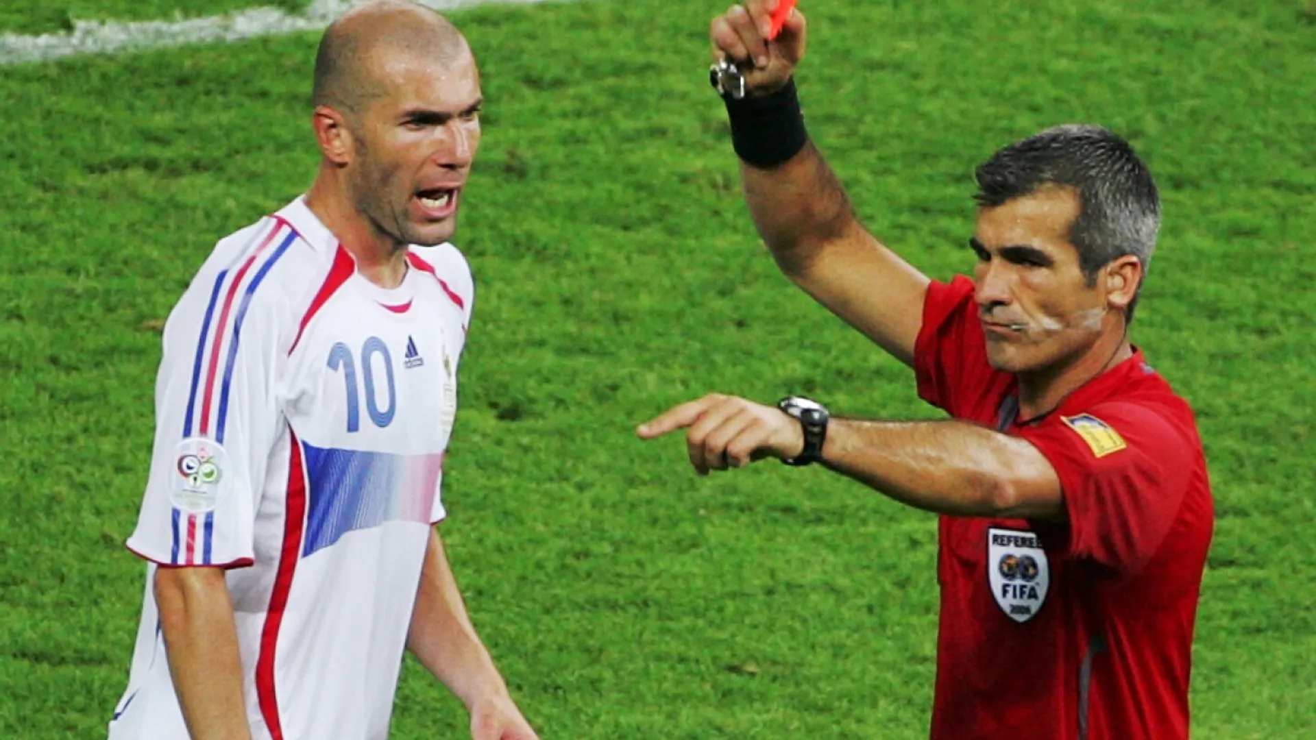 Árbitro que expulsó a Zinedine Zidane trabajará en Costa Rica