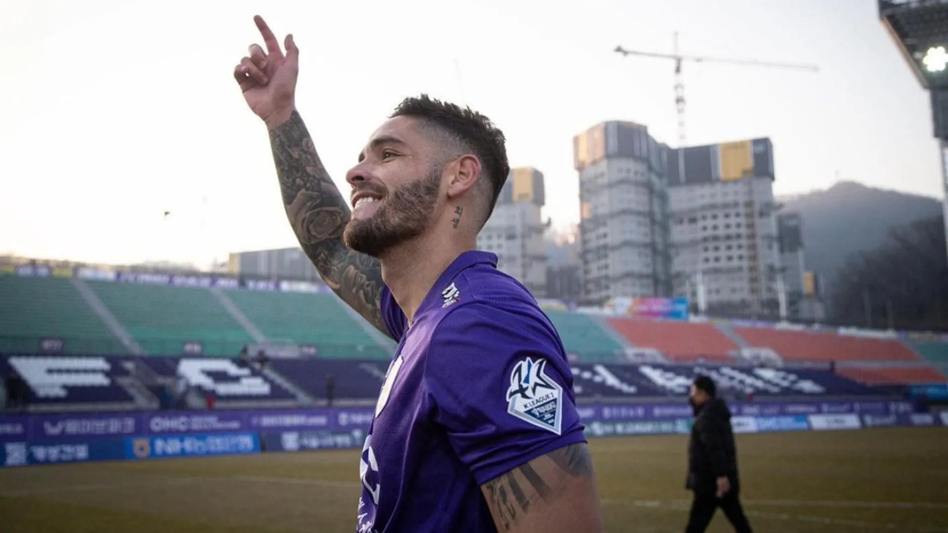¿Qué sucedió con Jonathan Moya desde que fue despedido del Anyang FC?