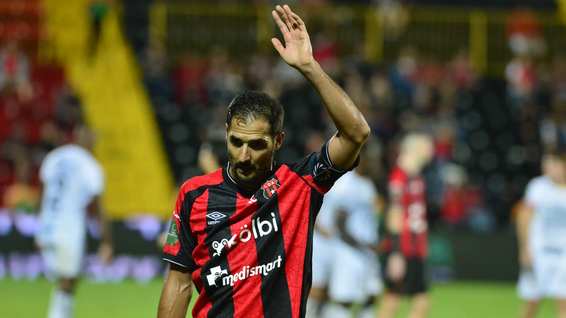 Cambio sorpresivo: Celso Borges deja sin palabras a Alajuelense