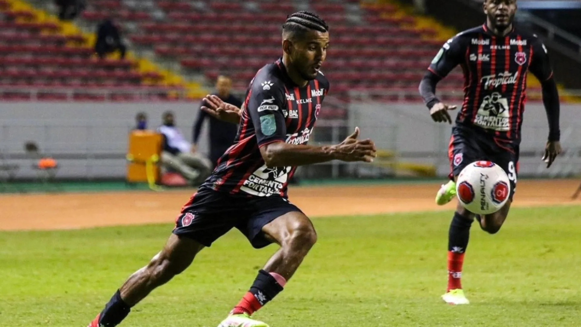 Costa Rica: Alajuelense juega más ofensivo pero sin efectividad