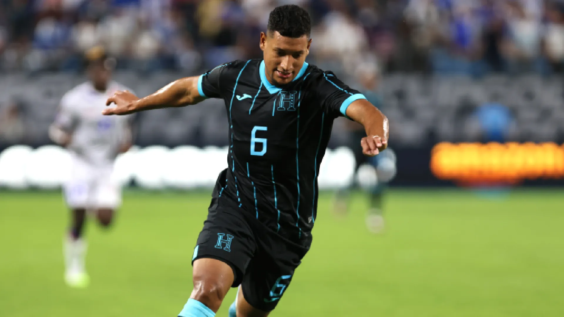 Bryan Acosta advierte a México al afirmar que en Honduras no le tienen miedo