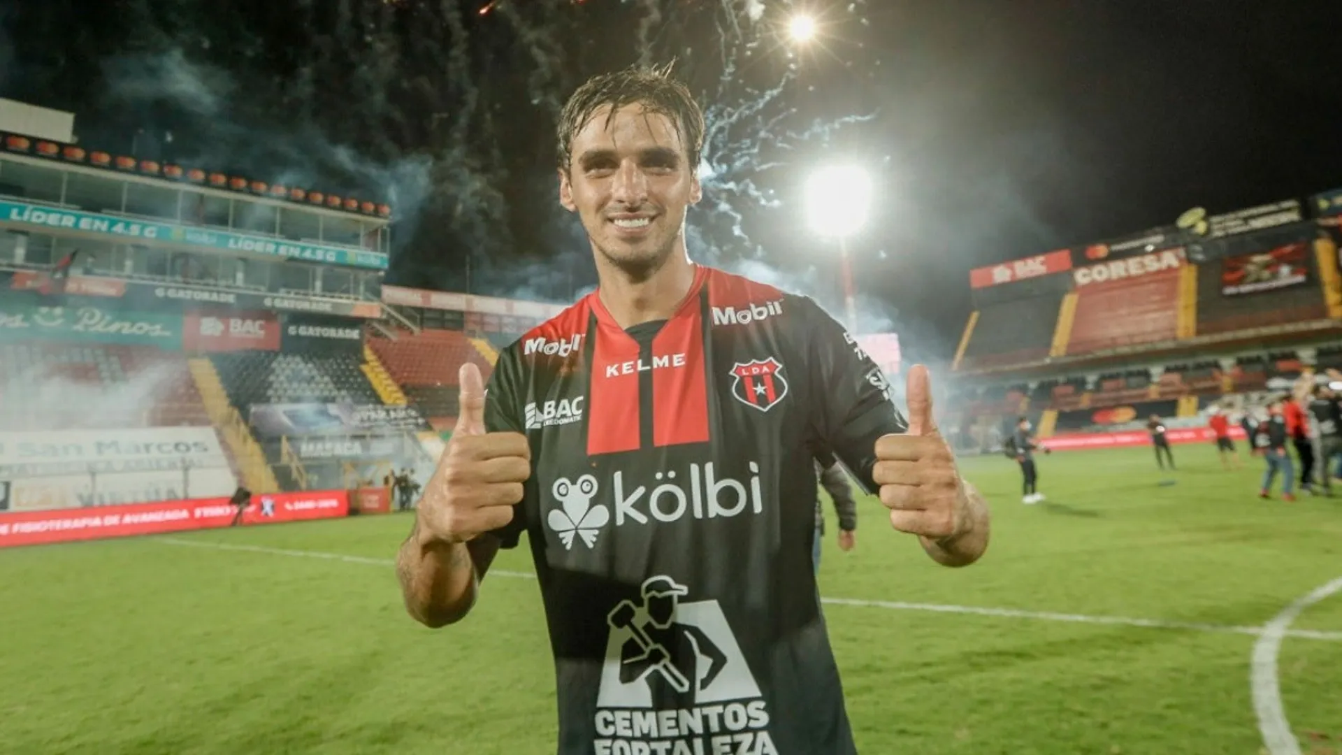 Bryan Ruiz: "Ojalá cerrar una carrera de ensueño jugando Mundial y siendo campeón en la Liga"