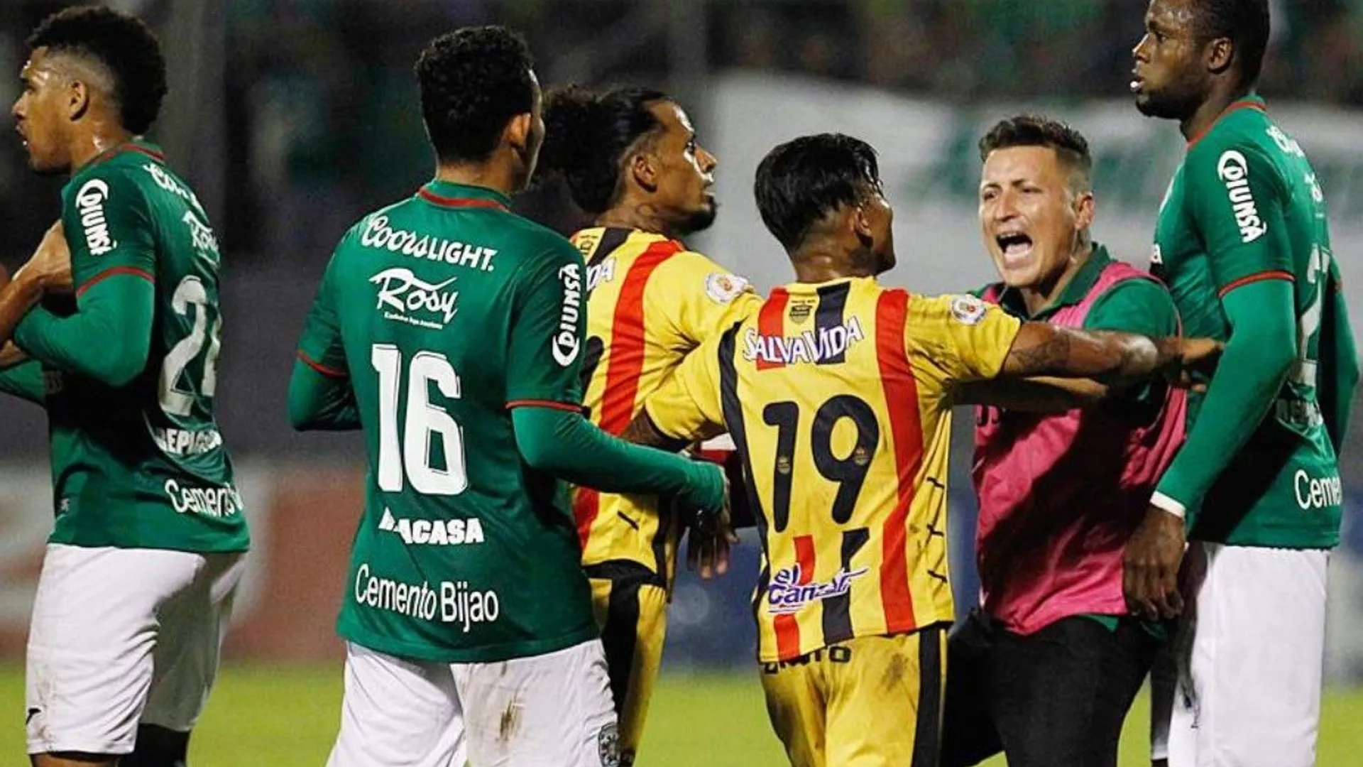 Presidente de un equipo hondureño reconoce que no tiene dinero para pagarle a sus futbolistas