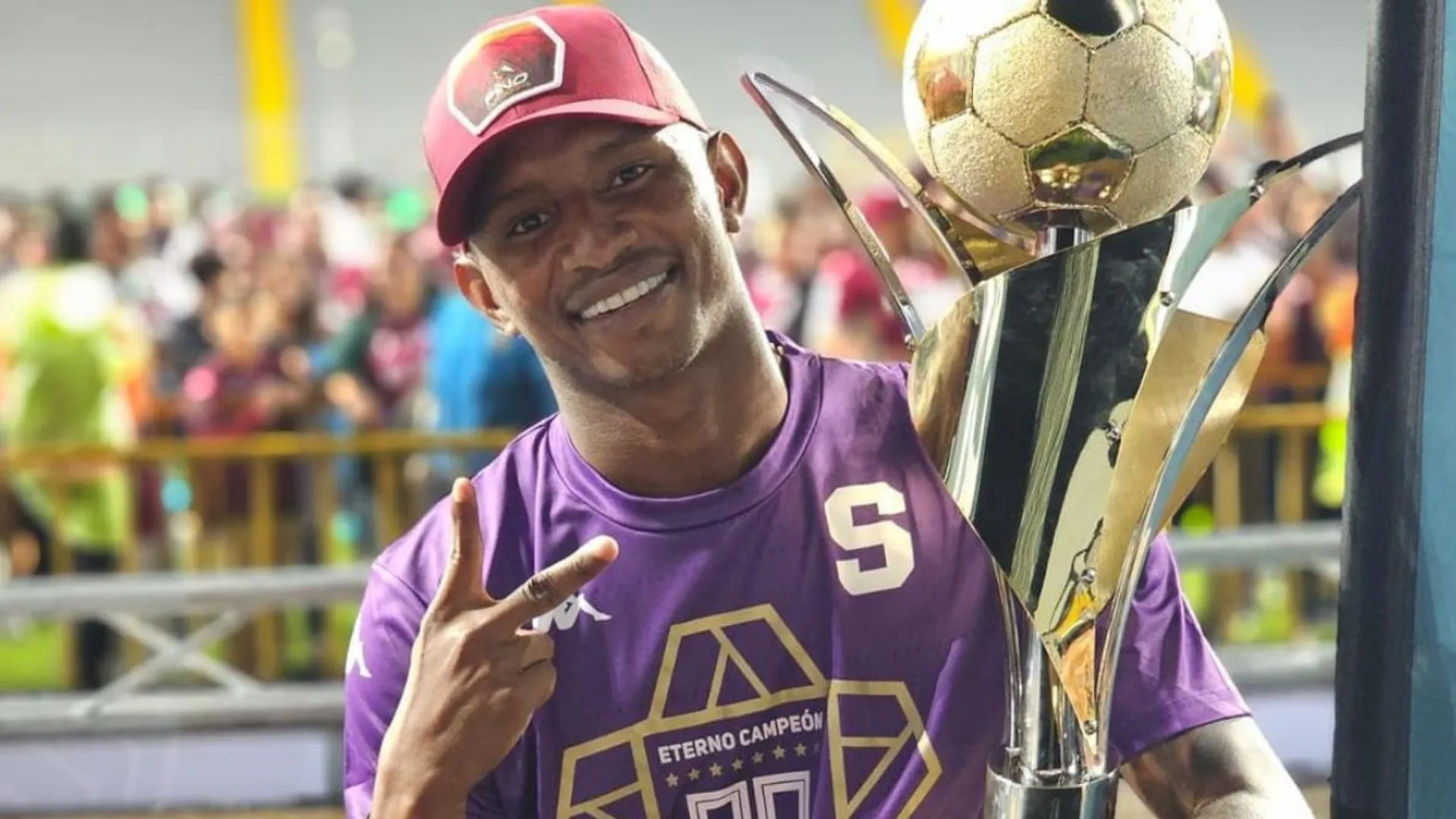 ¡No se moverá! Fidel Escobar confirmó su permanencia en Deportivo Saprissa