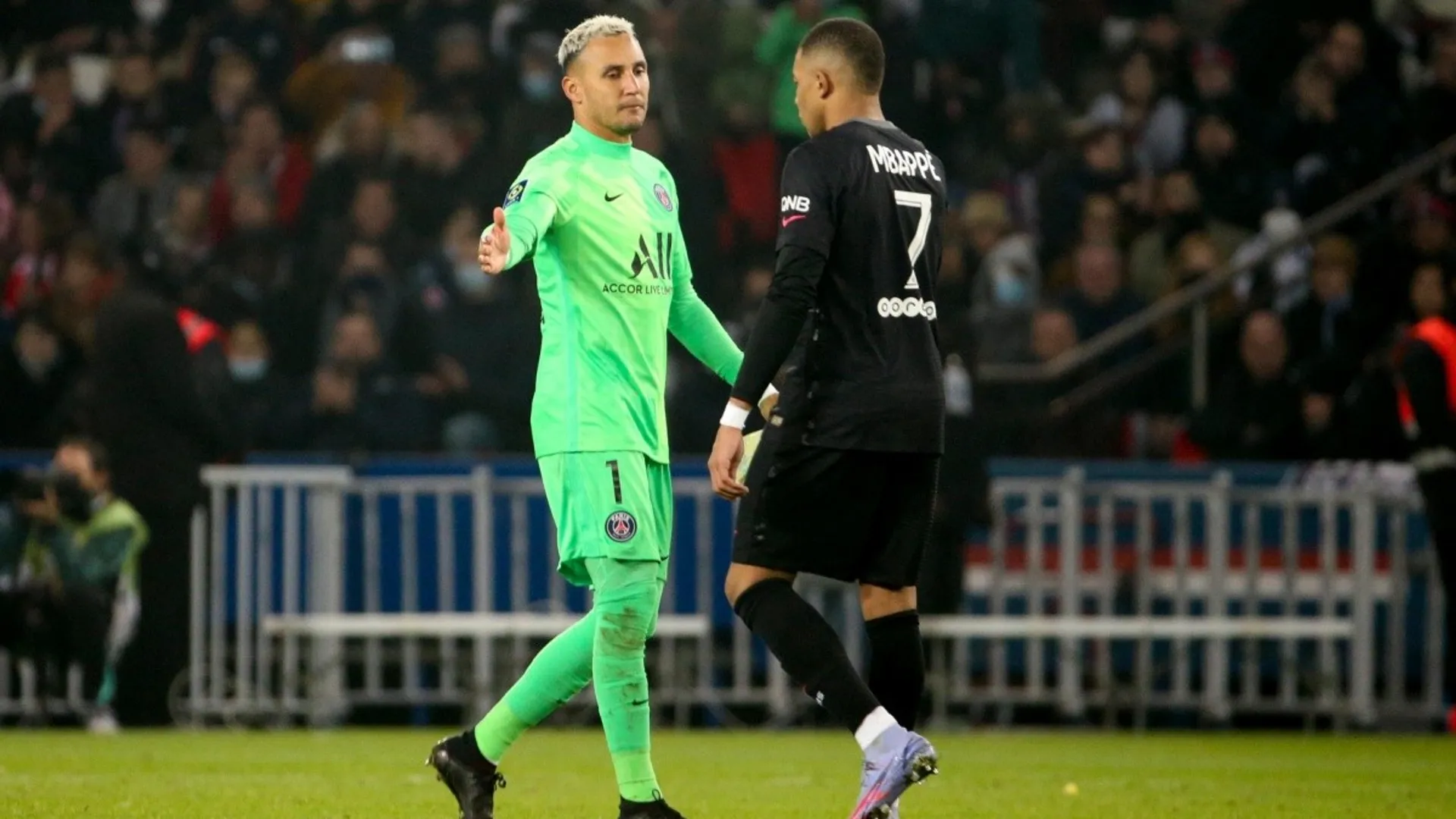 La foto que confirmaría la salida de Kylian Mbappé del PSG de Keylor Navas