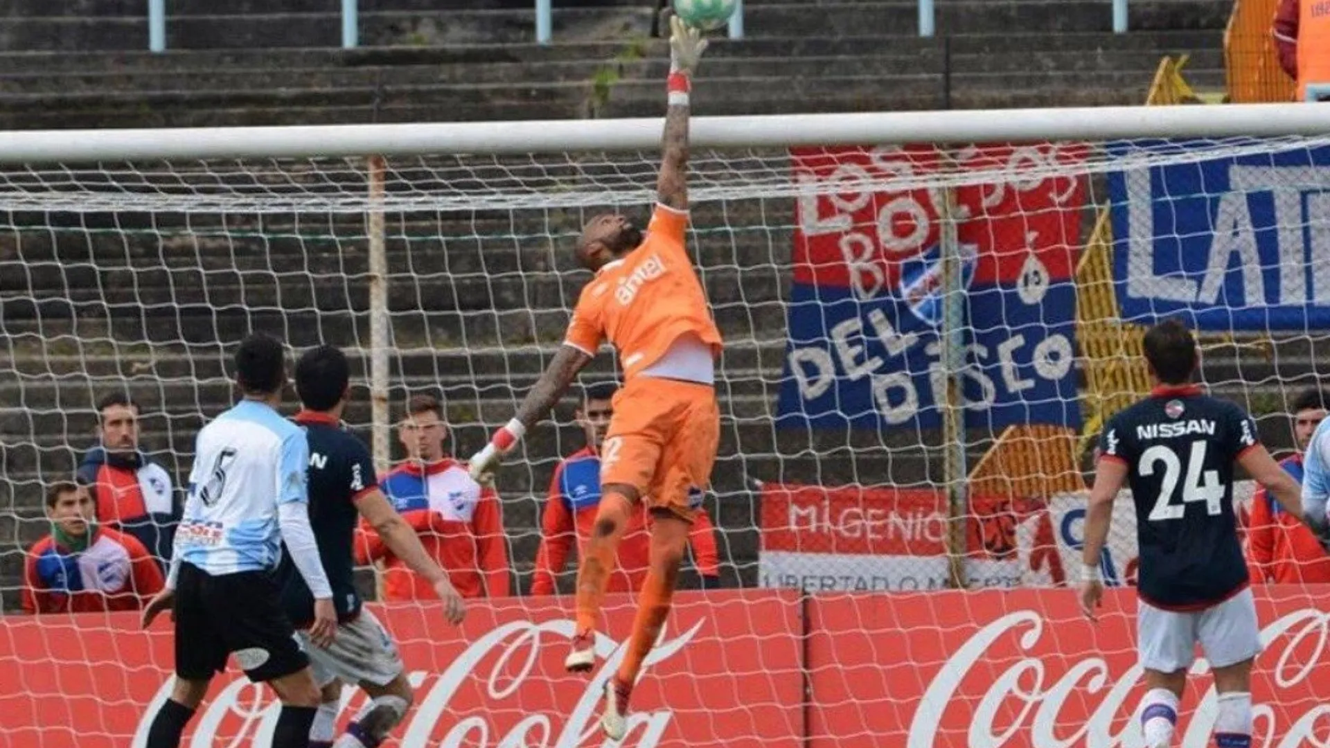"Manotas" Mejía regresa a la canalera como sucesor de Penedo