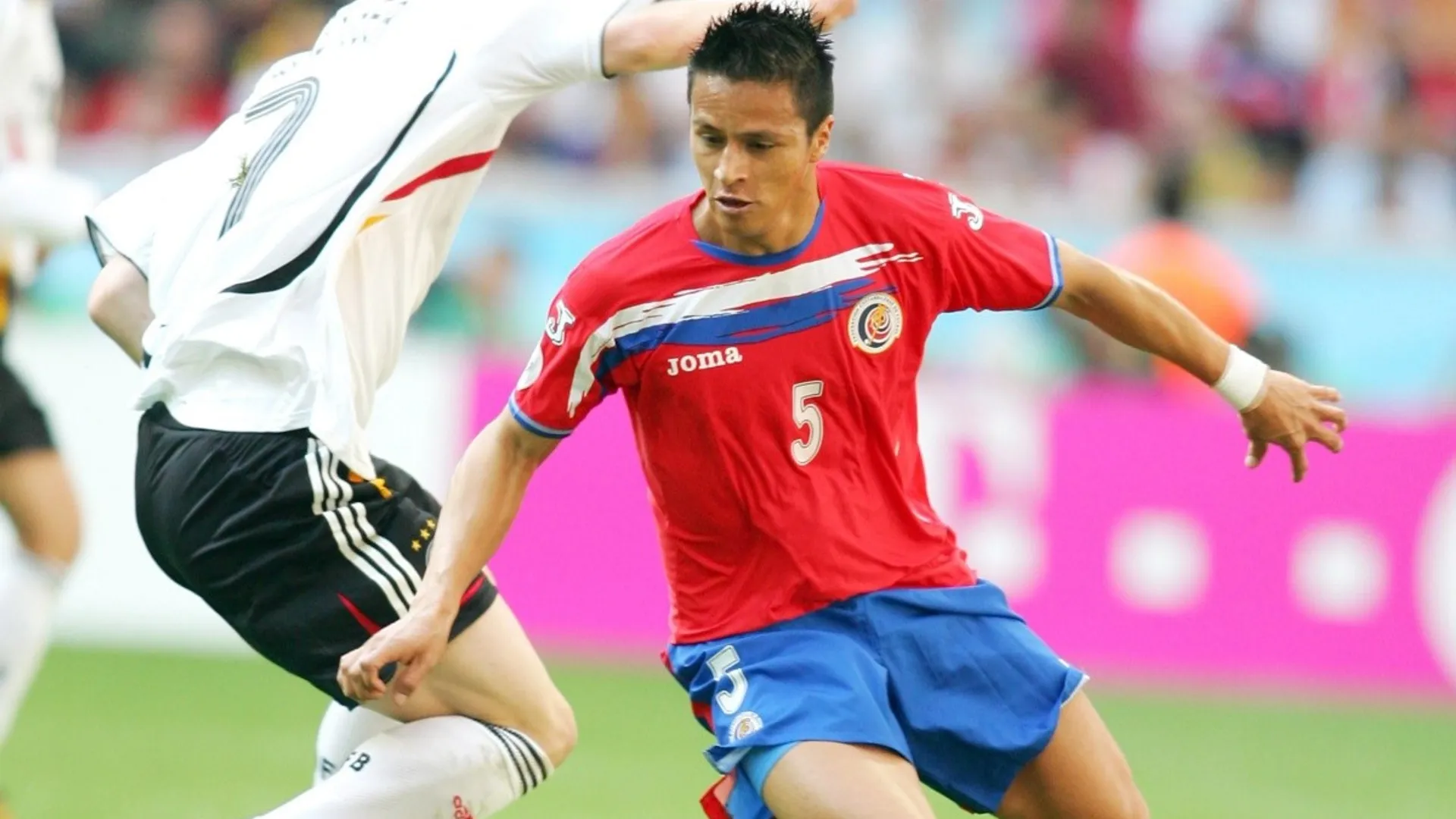 Tuma Martínez no descarta volver al fútbol en Costa Rica