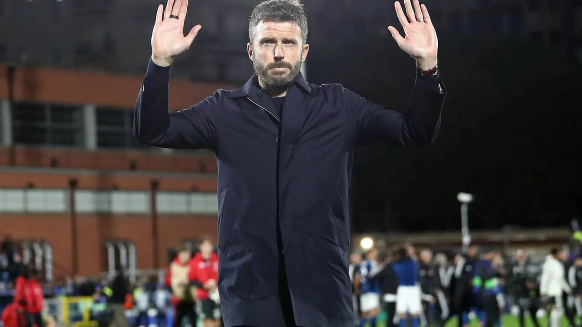 Carragher describe al Manchester United como “podrido de arriba abajo” y apunta más allá del entrenador