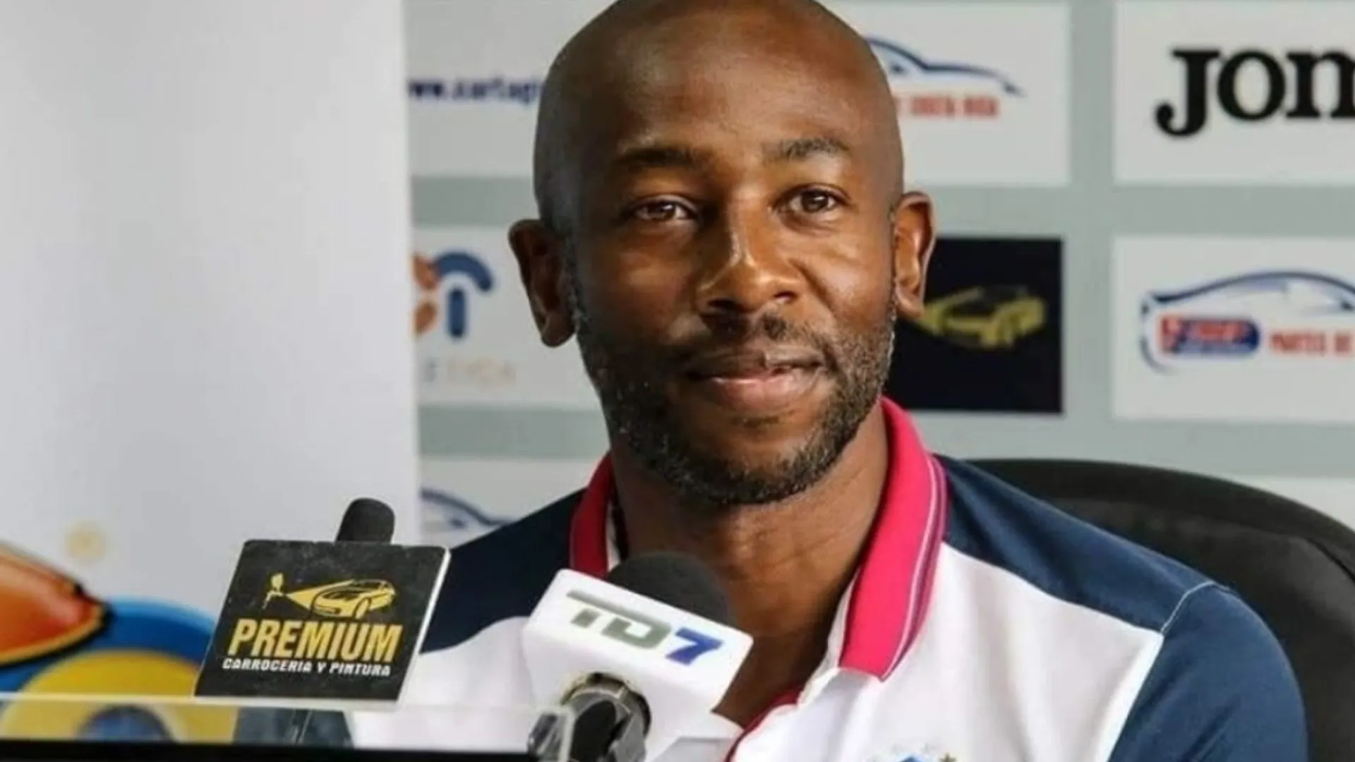 Una leyenda del fútbol tico regresará a Cartaginés para asumir nuevamente como técnico
