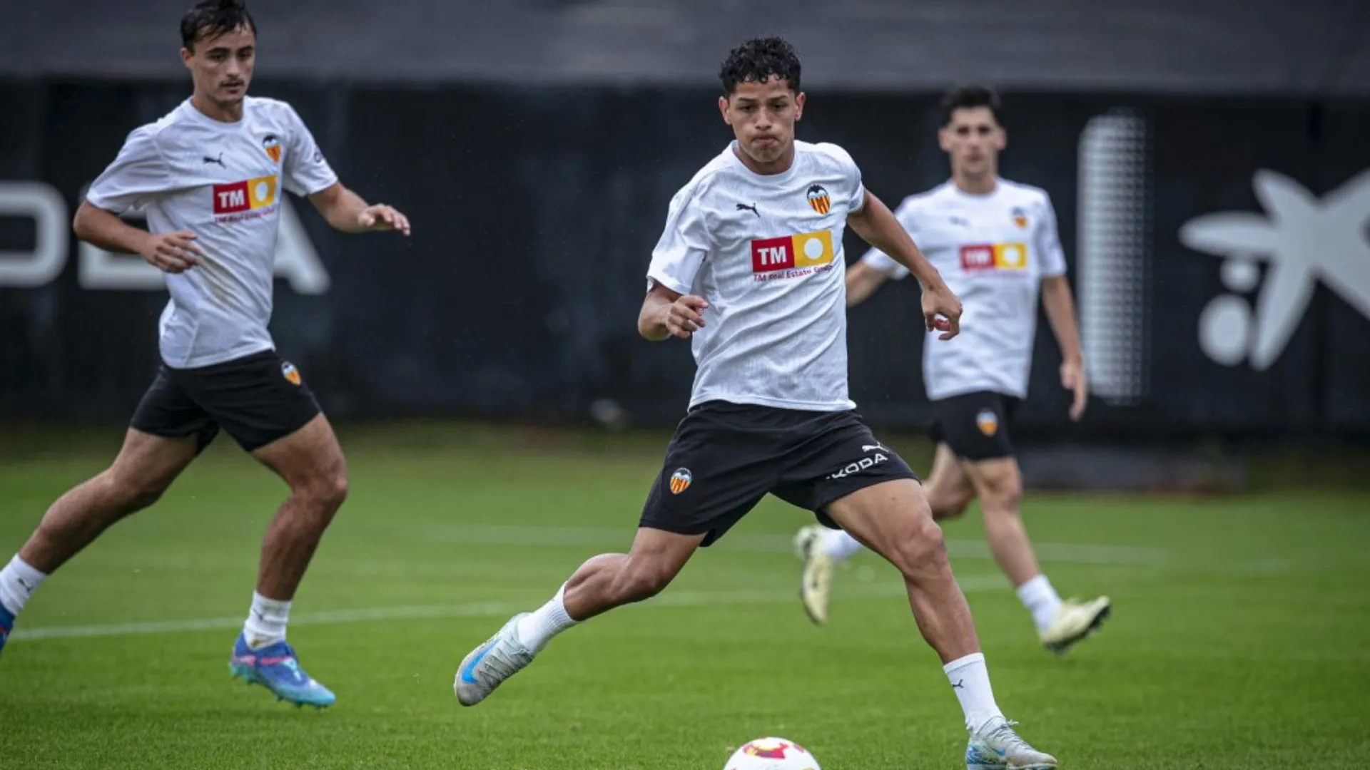 Partido de Valencia por Copa del Rey vuelve a aplazarse: cuándo sería el debut de Warren Madrigal