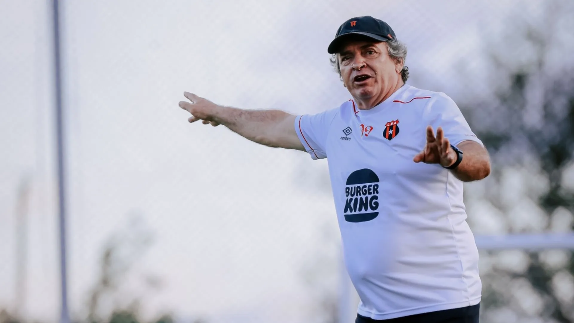 “Refuerzo erizo”: Alajuelense confirma el nombre del primer fichaje del Machillo Ramírez
