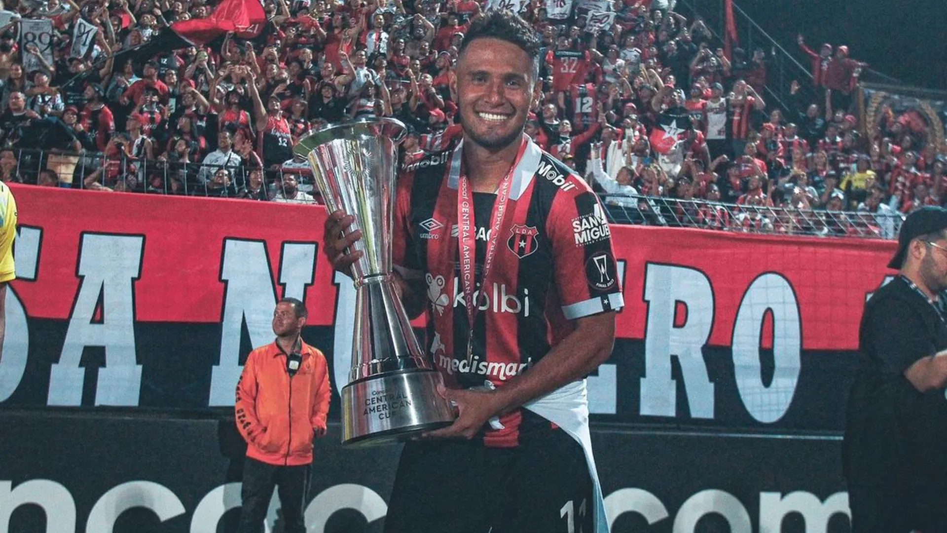 Alex López consiguió un registro histórico tras ganar la Copa Centroamericana con Alajuelense