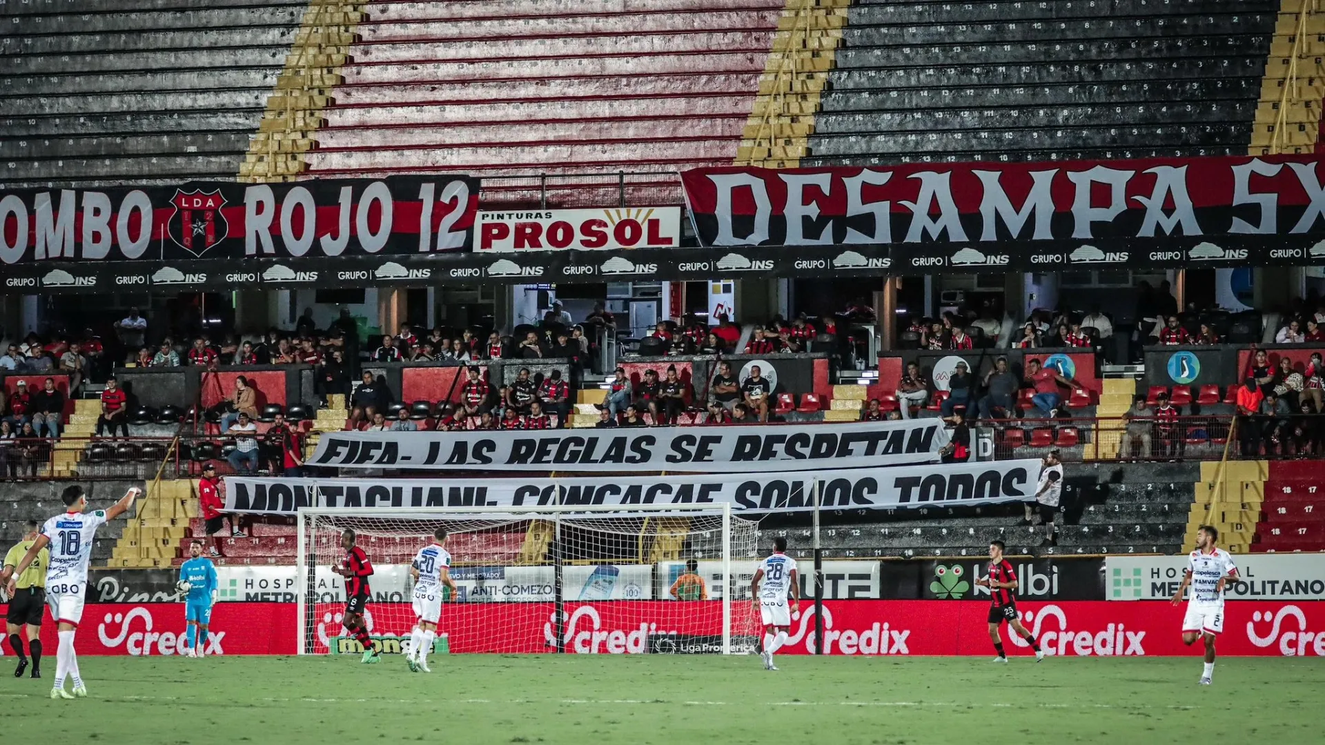 Alajuelense recibe un duro revés.