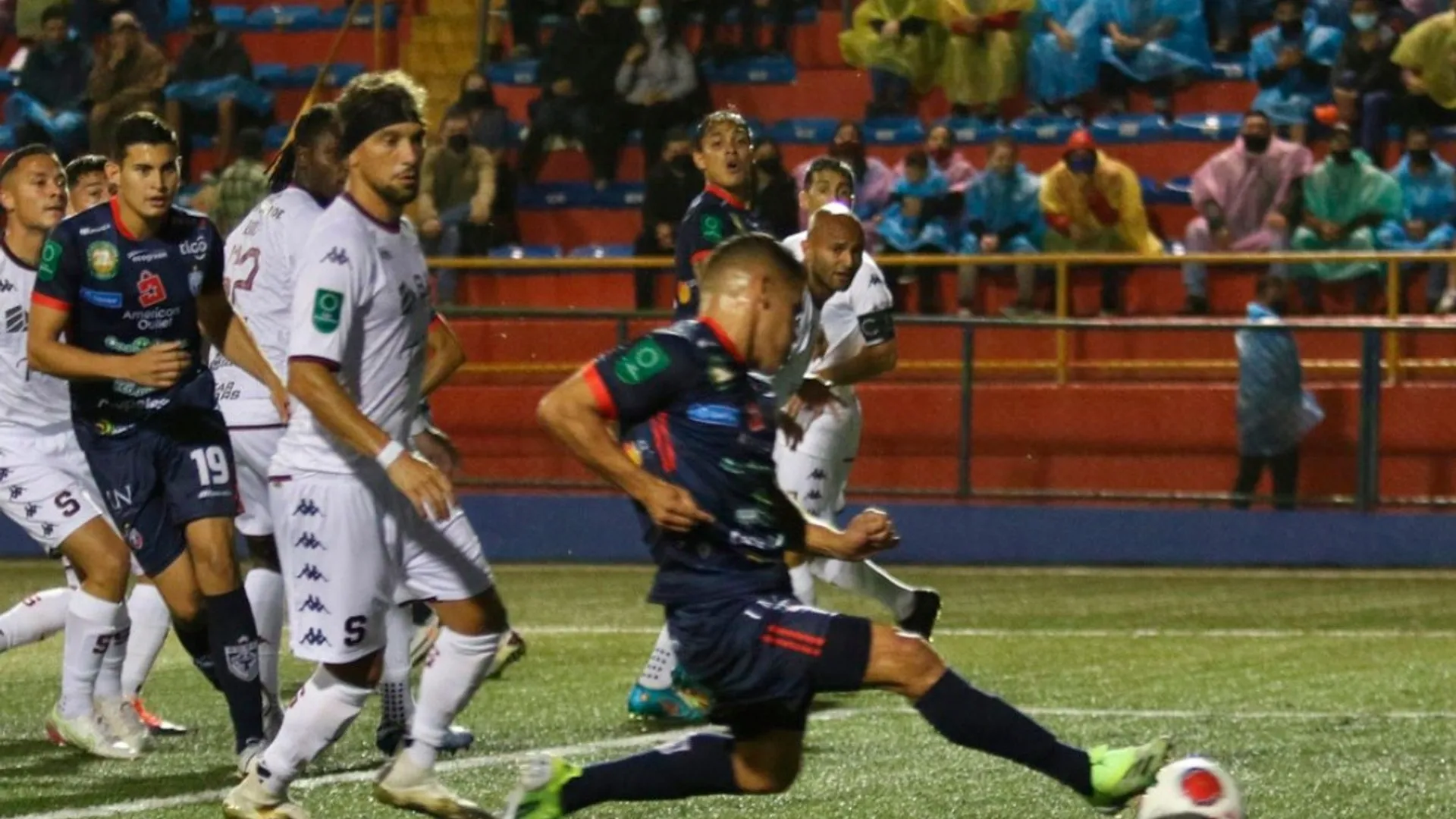 Saprissa sonríe y semifinales sin cambio: Declaran sin lugar la apelación de San Carlos