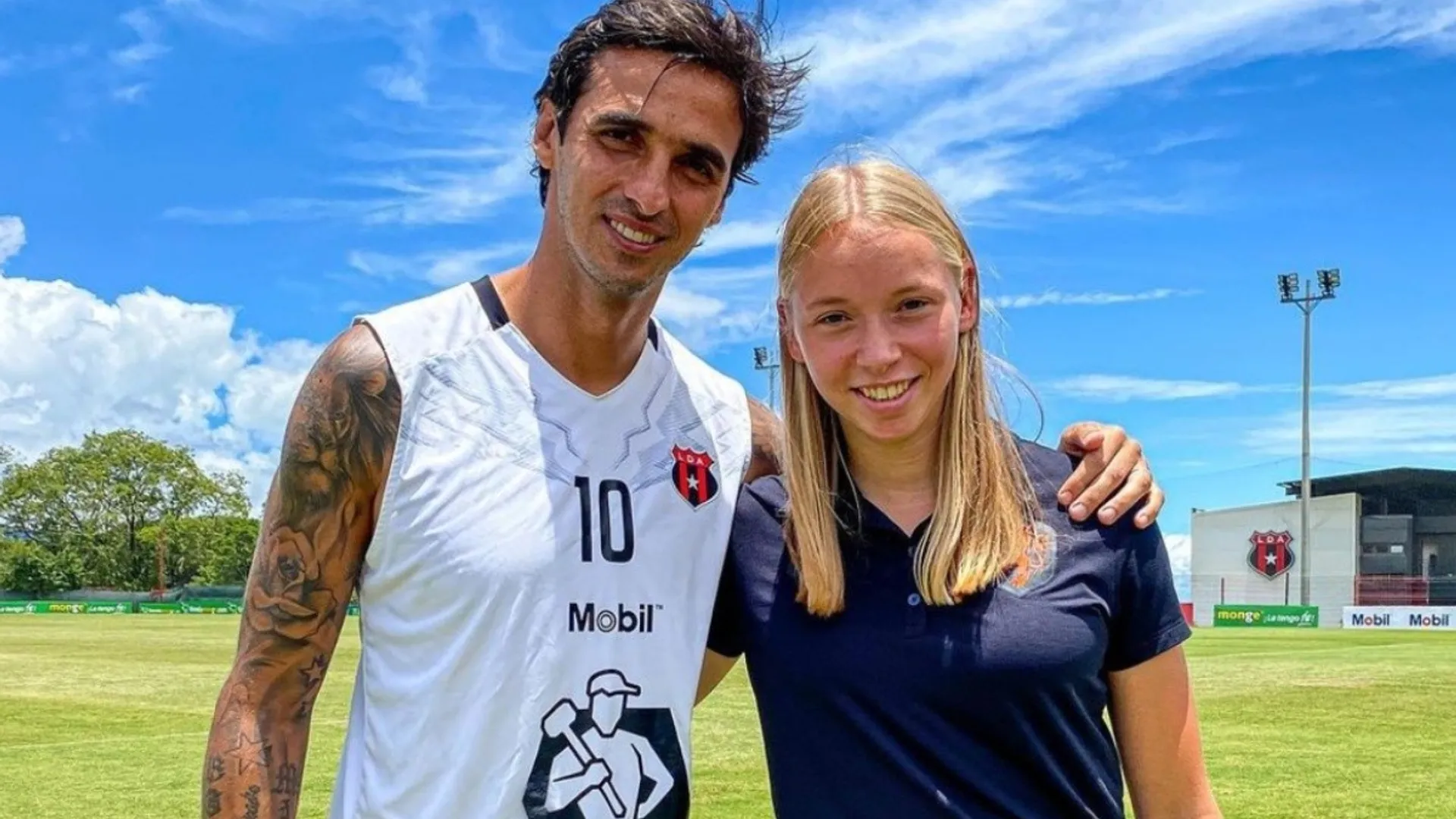 Bryan Ruiz sigue siendo ídolo en Países Bajos hasta para las nuevas generaciones