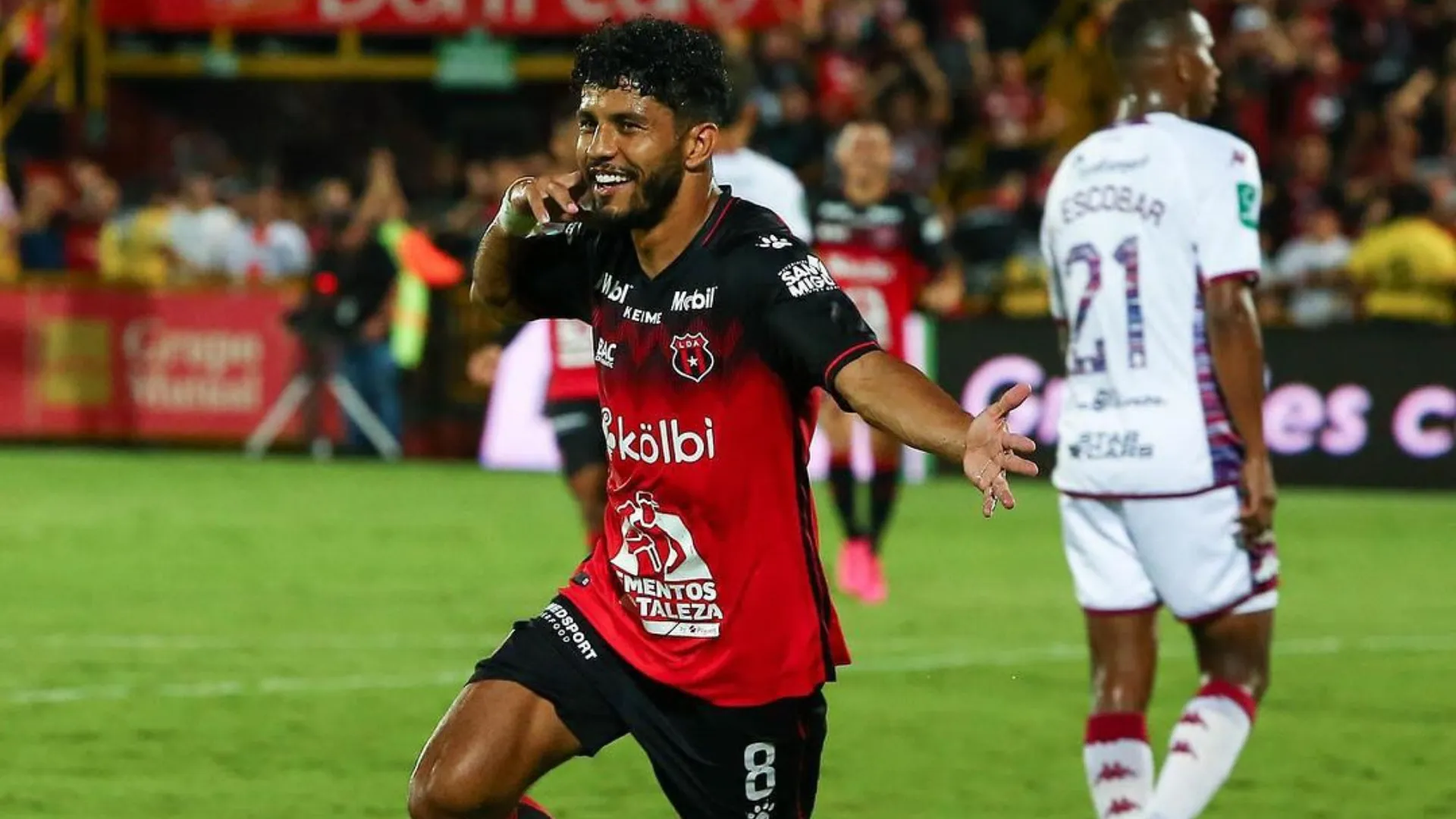 Johan Venegas se despide de Alajuelense con un mensaje que expone a Guimaraes