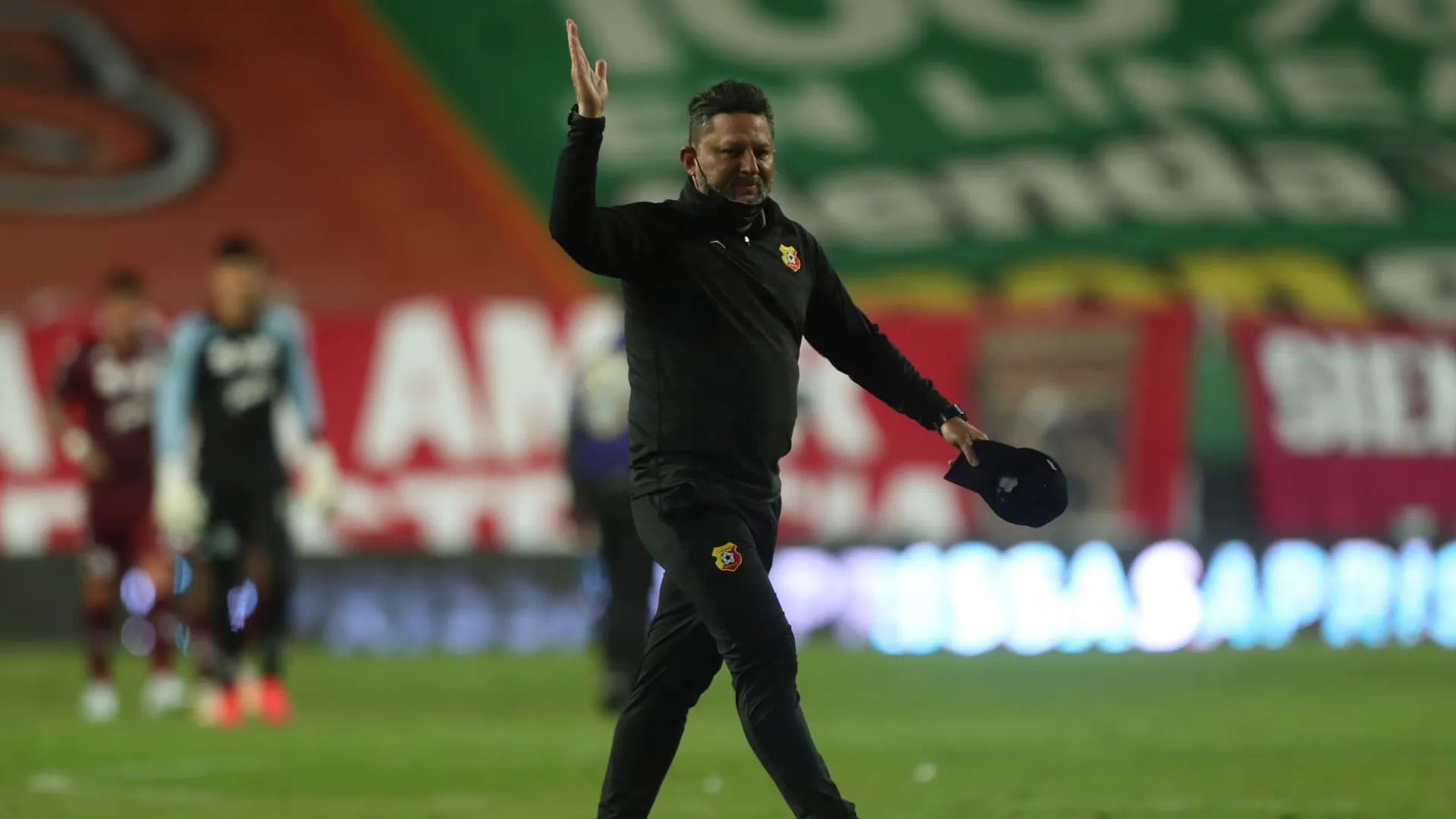 Jafet Soto se roba un fichaje.