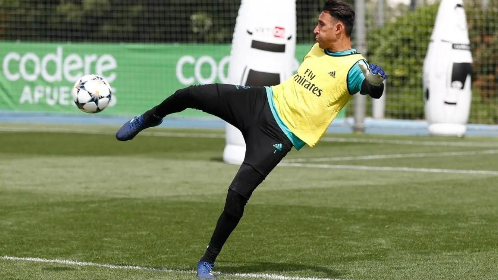 Keylor demuestra que no se rinde en retomar su titularidad