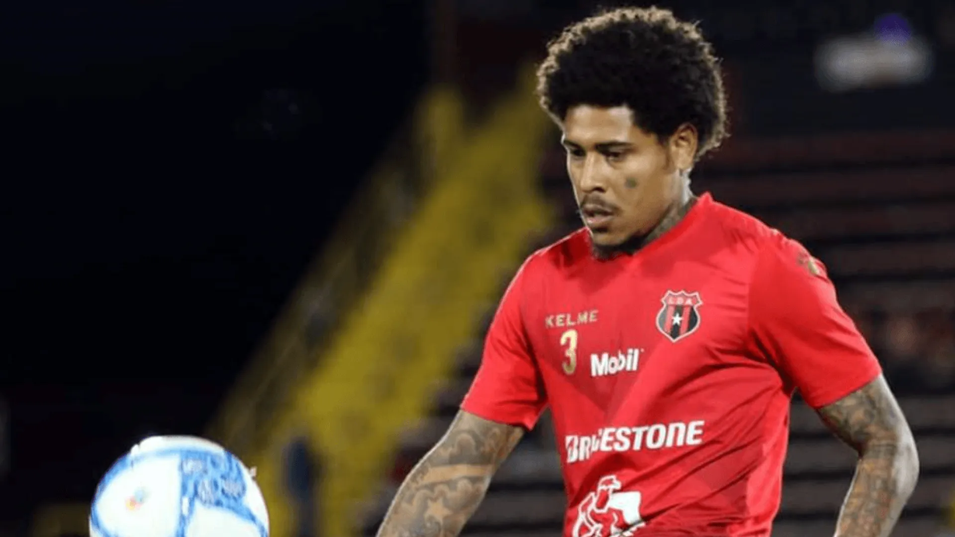 En medio de la locura, Henry Figueroa espera por su sanción
