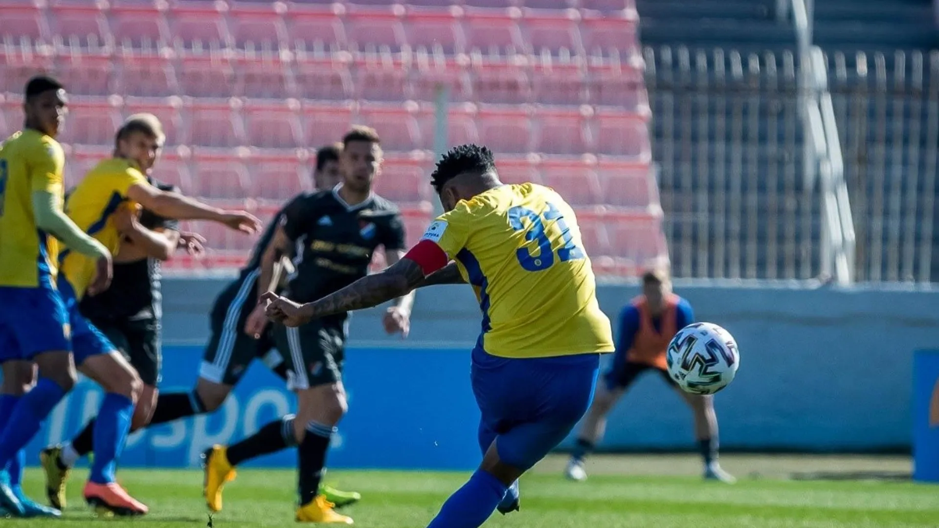 El increíble gol de Erick Davis en el DAC 1904