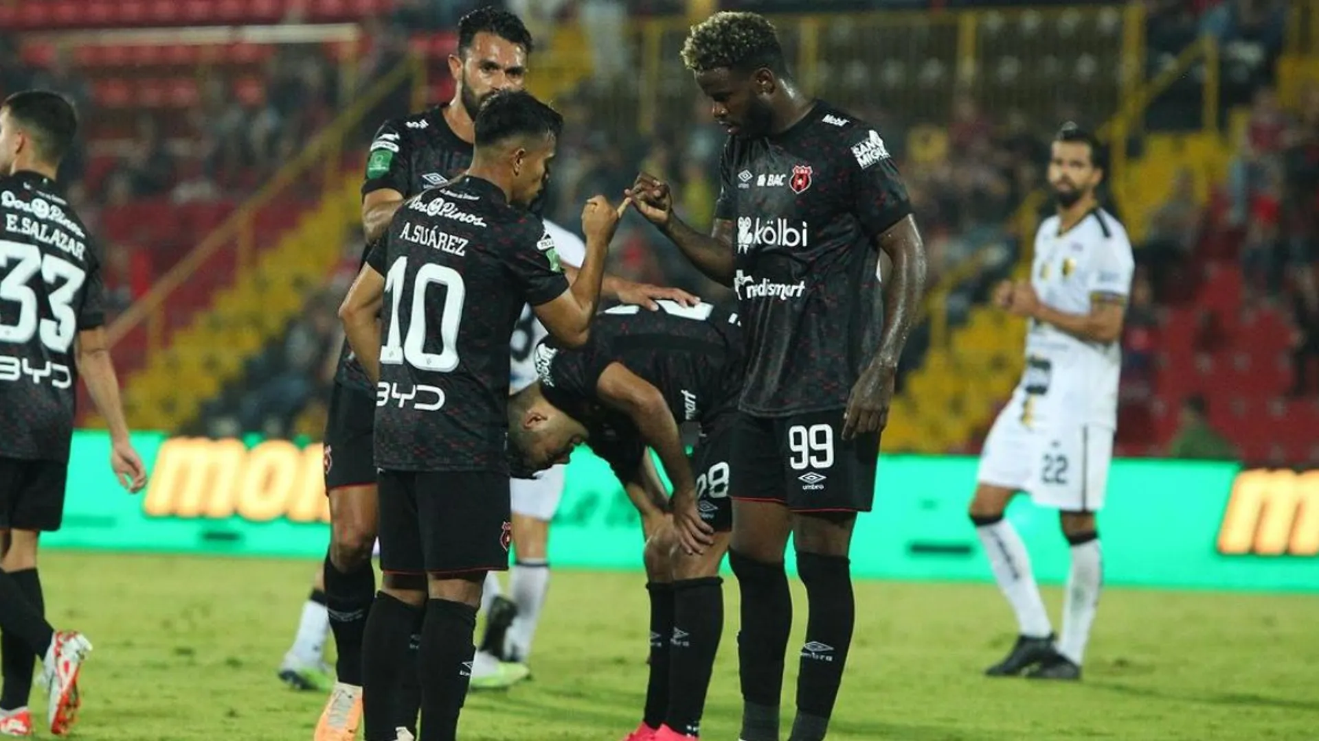 Comunicador costarricense revela una de las razones del bajo nivel de Freddy Góndola
