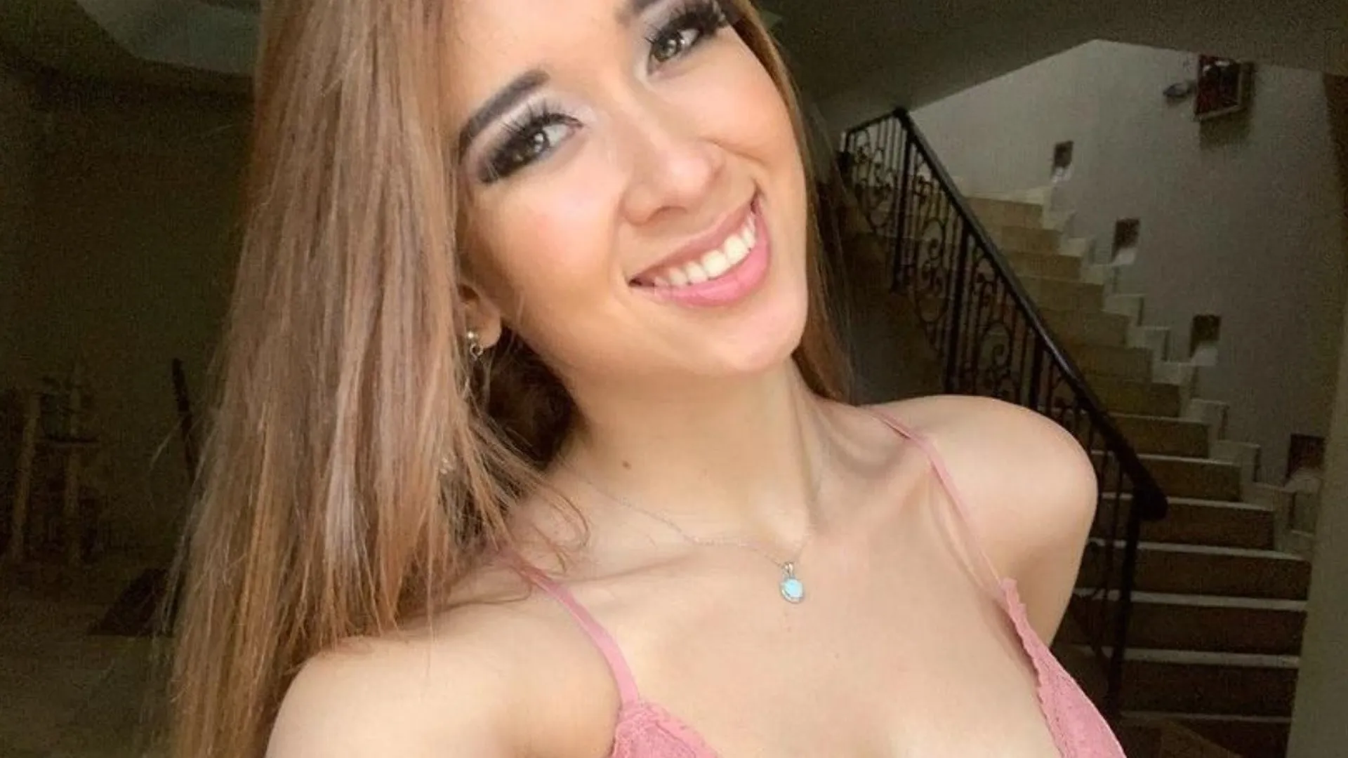 Daniela Servellón imita a Yanet García con una publicación en ropa interior