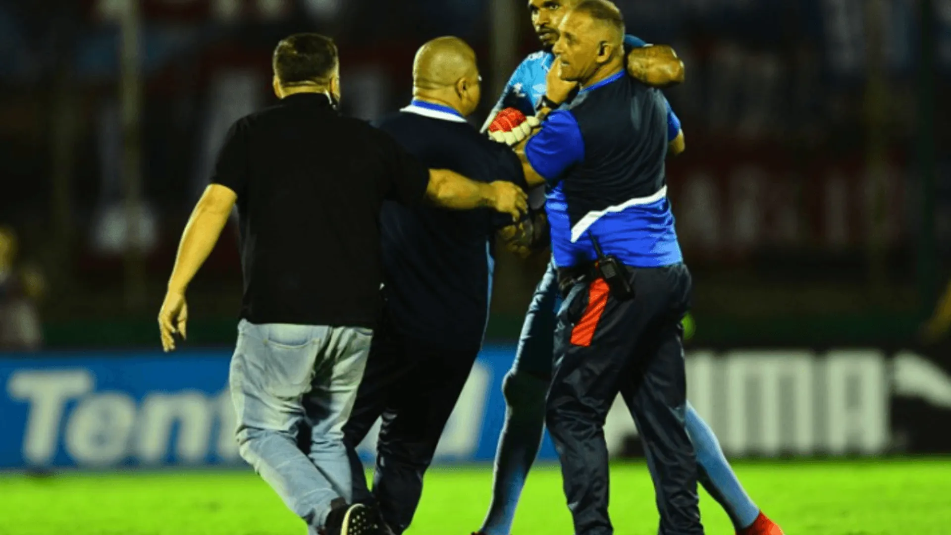 Sanción confirmada para Mejía tras su pelea en el clásico uruguayo