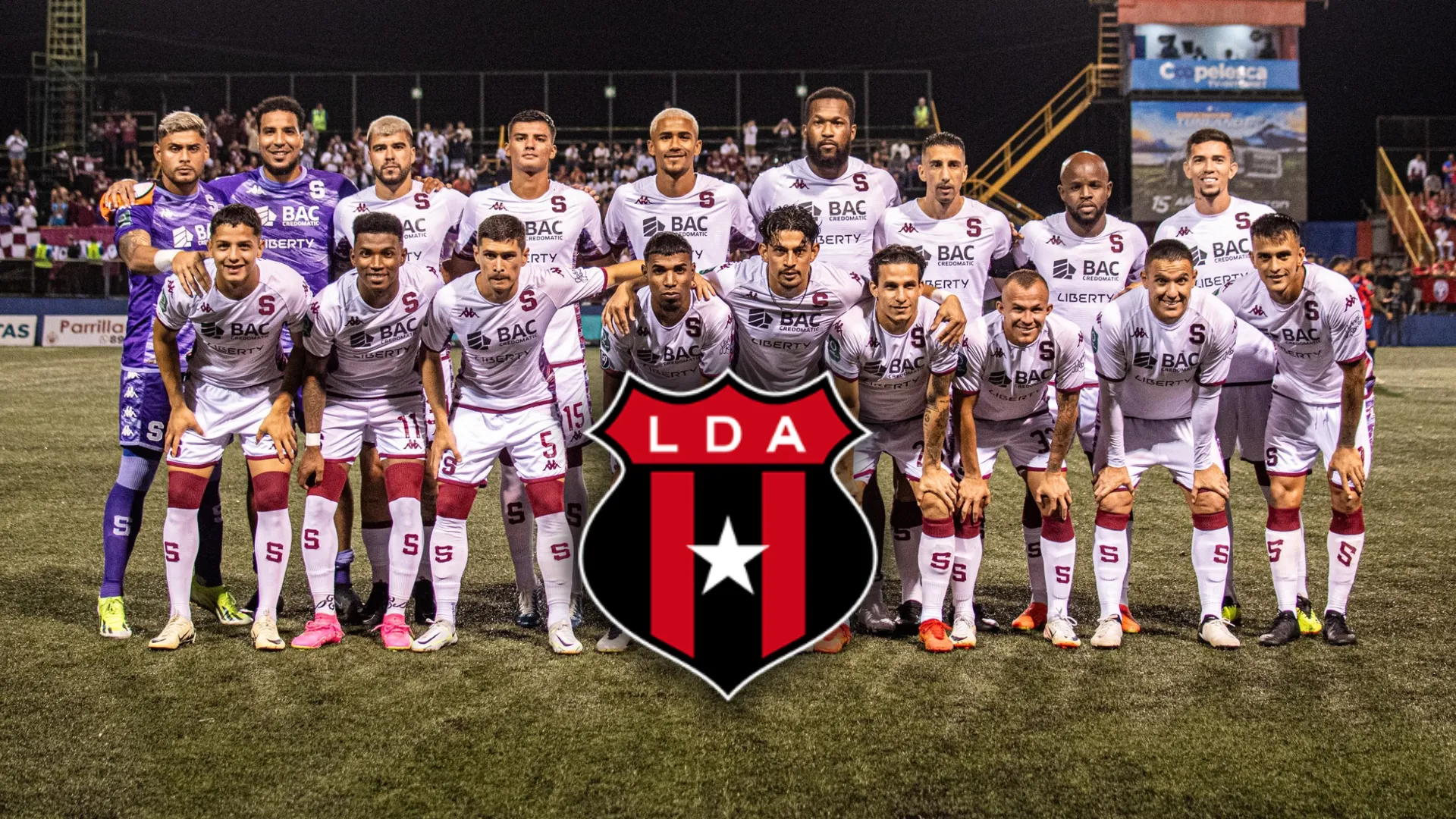 Saprissa se ríe de Alajuelense en un día muy especial