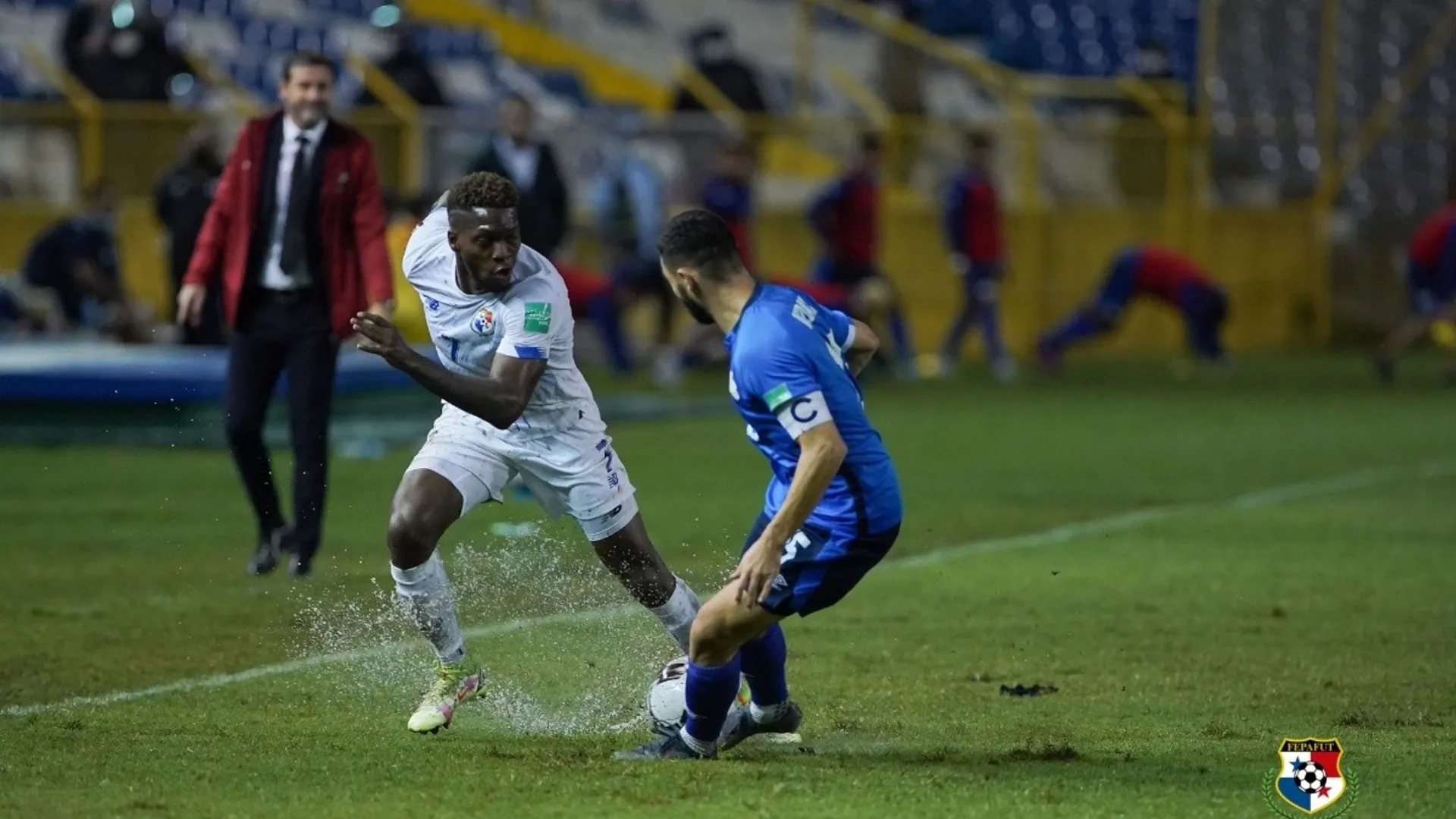 Panamá cae derrotado en un Estadio Cuscatlán en pésimas condiciones