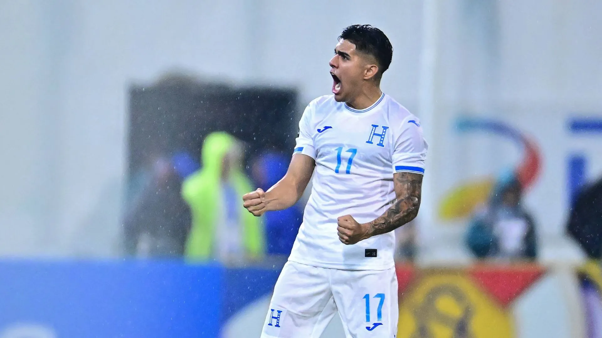 Mientras hoy cobra €650 mil en Celtic, revelan cómo Luis Palma se ganaba la vida de joven
