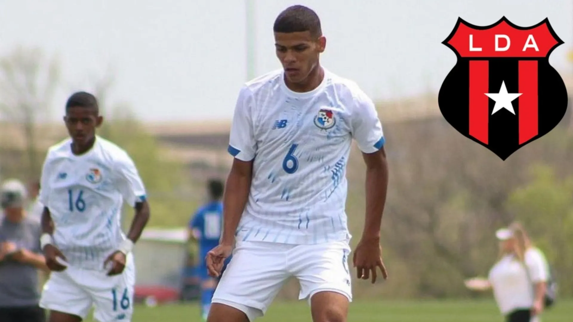 LD Alajuelense firmó a préstamo a uno de los futbolistas prospectos panameños