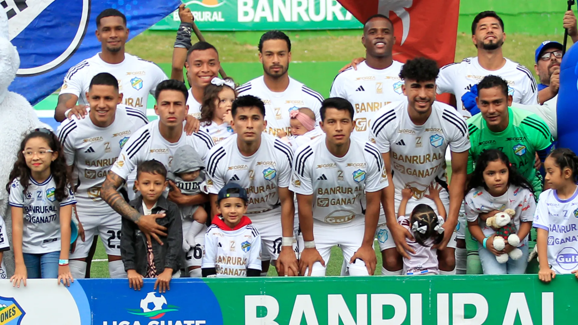Se complican: Comunicaciones con dos bajas importantes para el partido en el que se jugará la clasificación